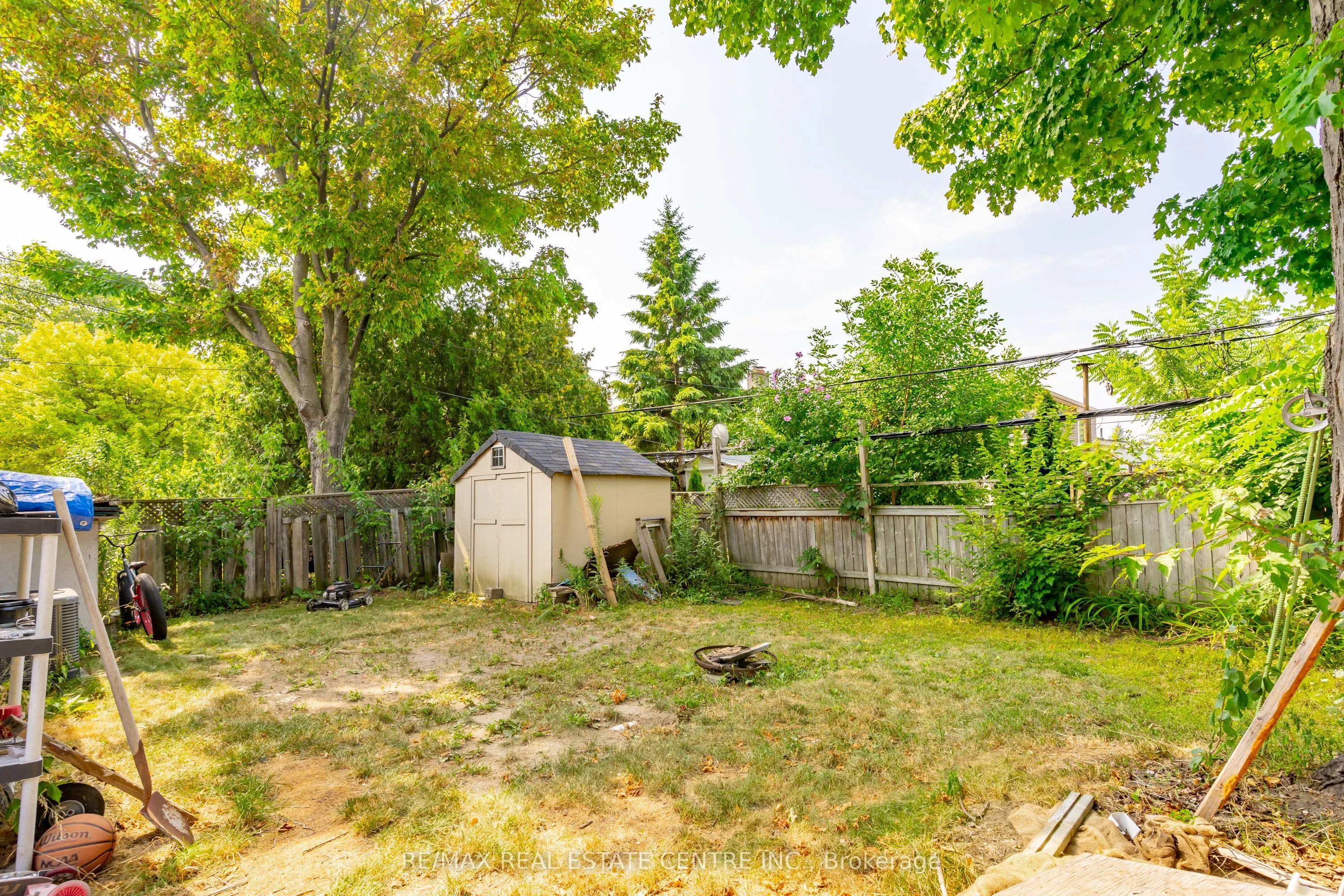 105 Aloma Crescent