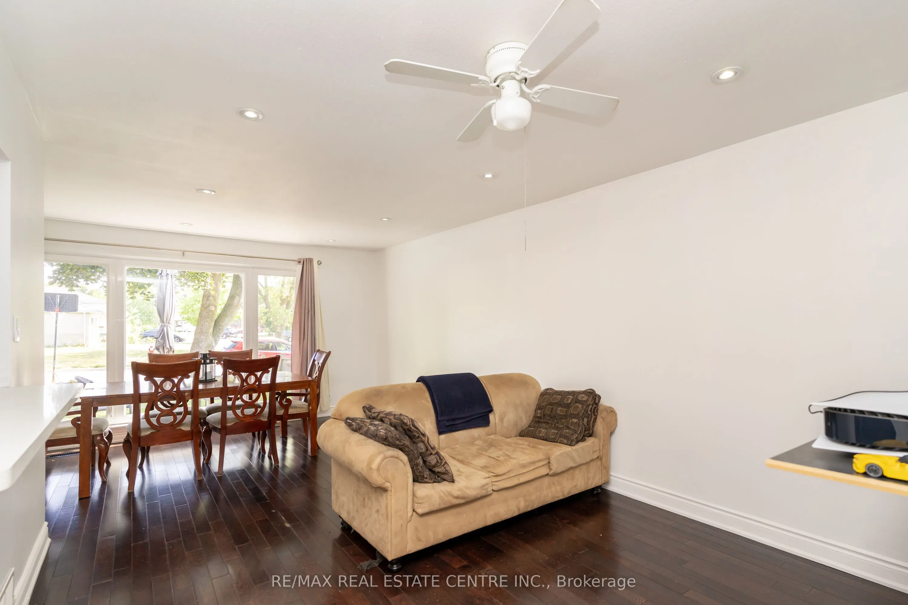 105 Aloma Crescent