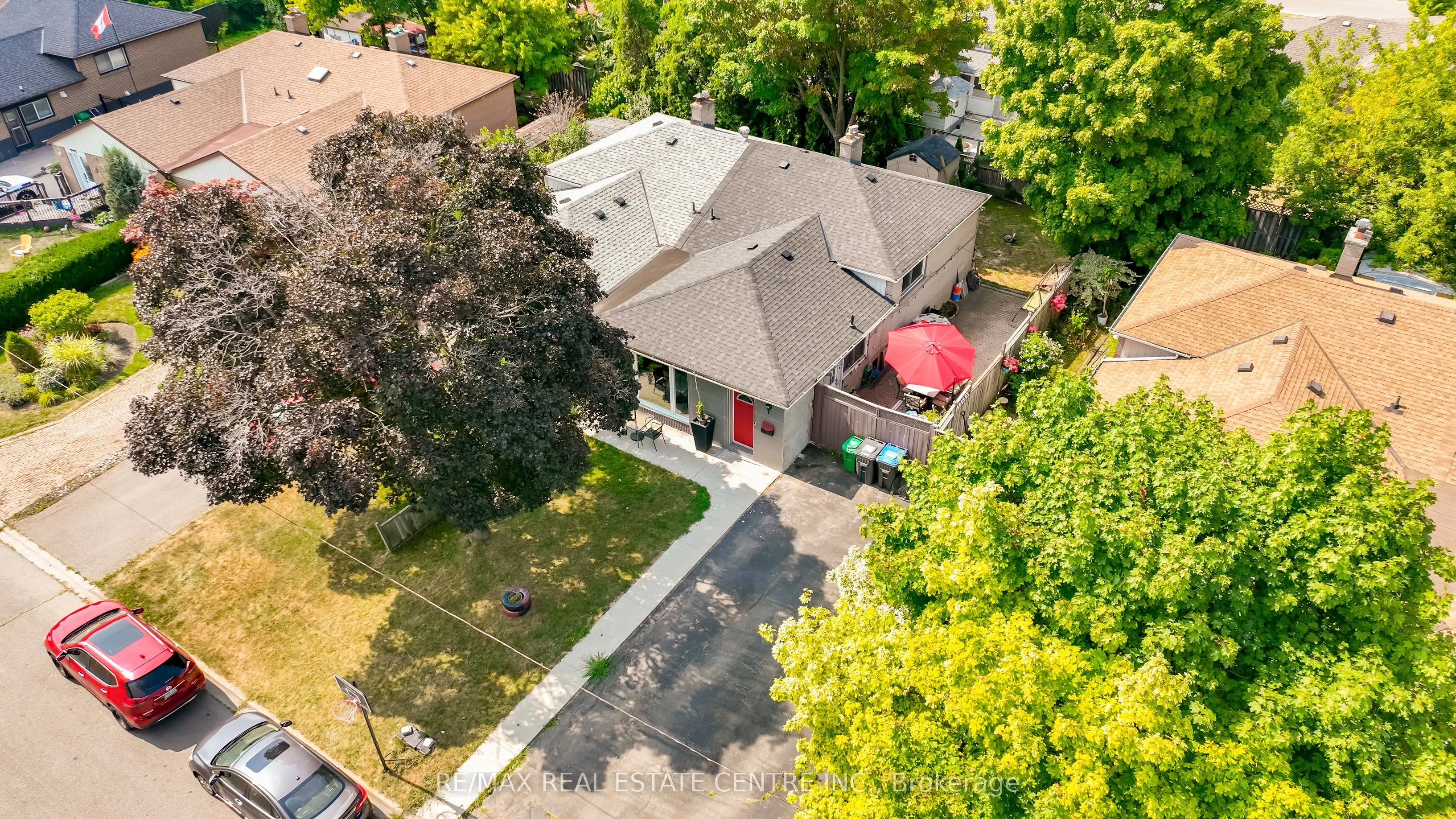 105 Aloma Crescent
