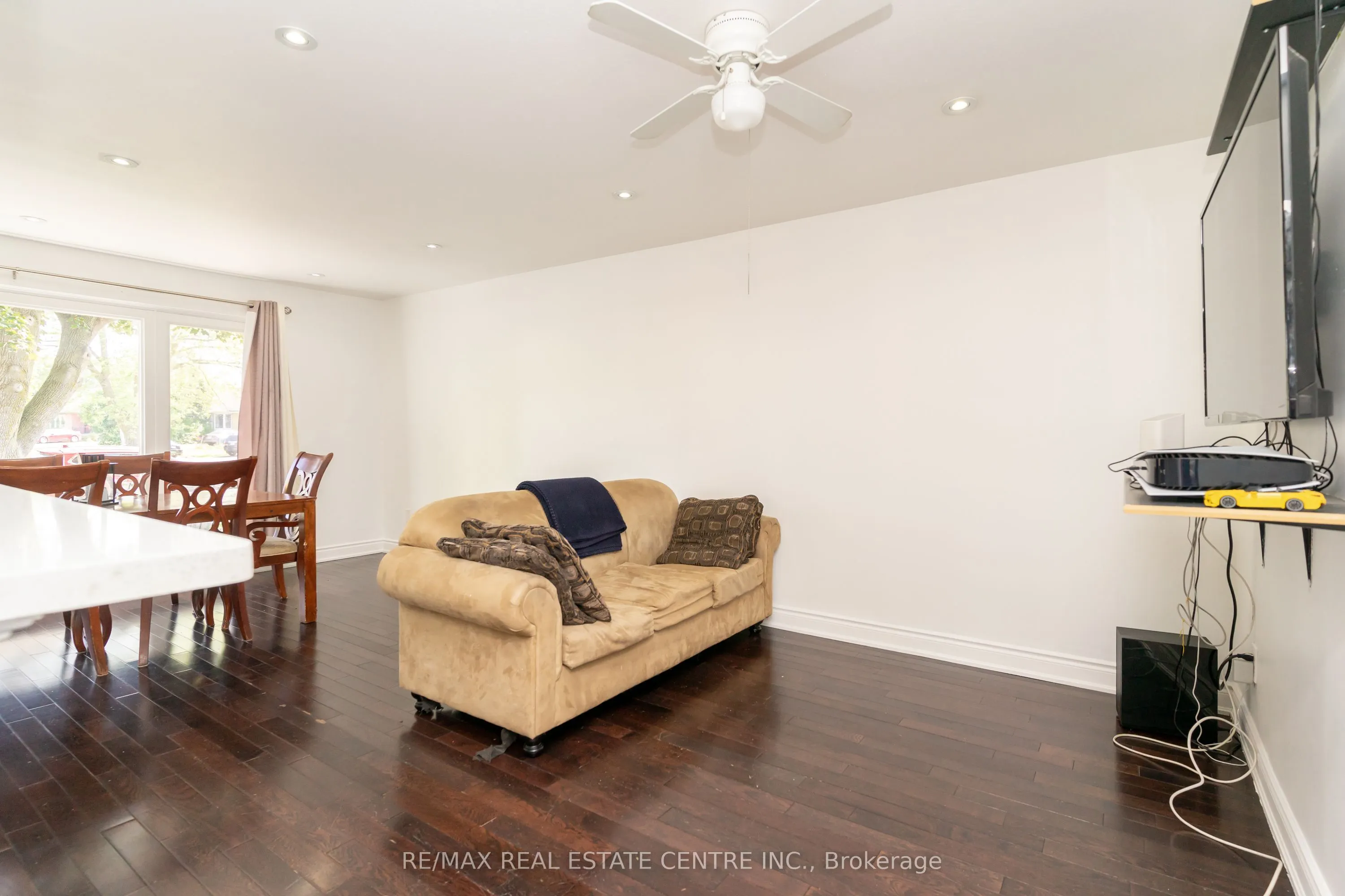 105 Aloma Crescent