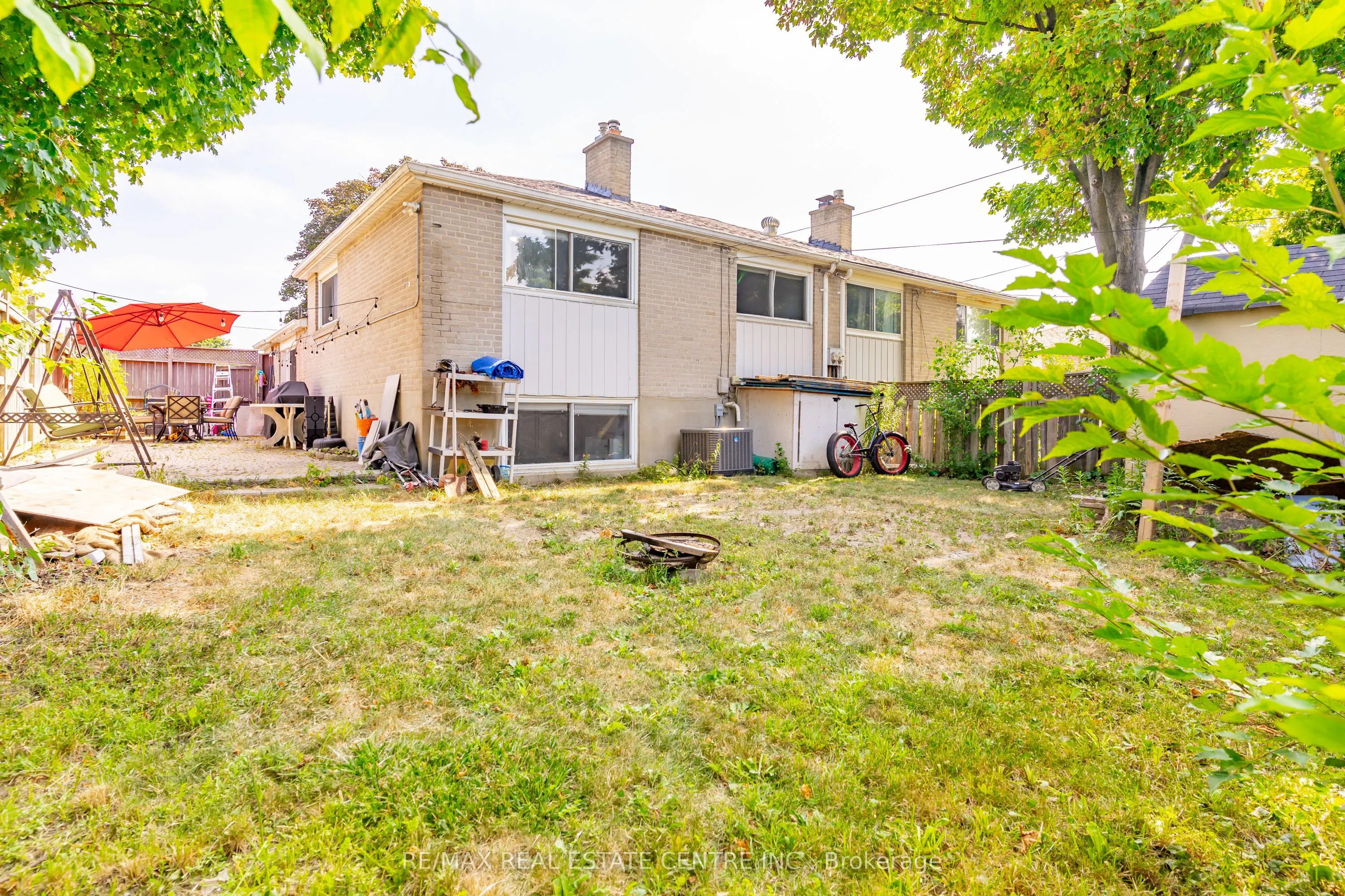 105 Aloma Crescent