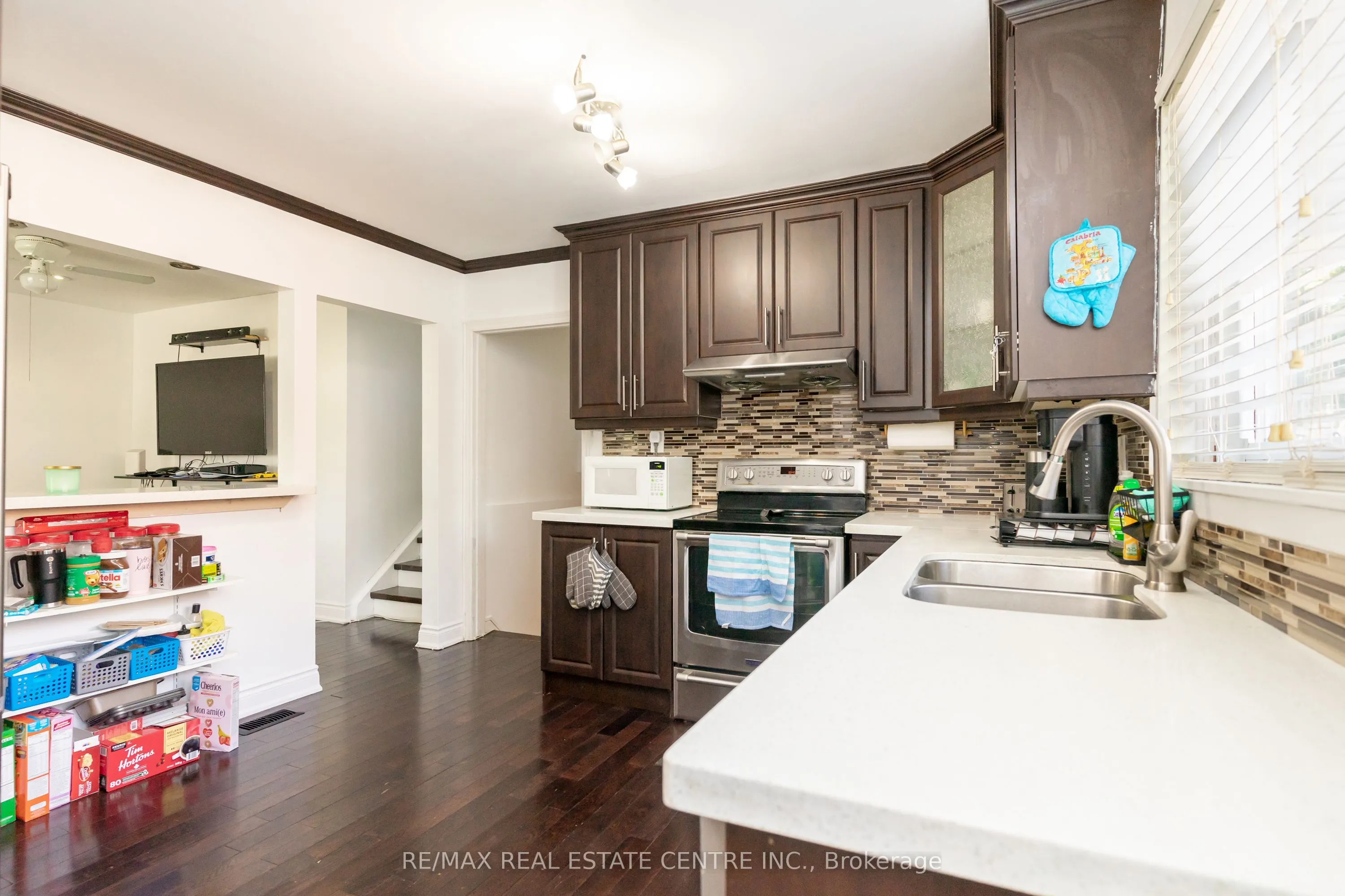 105 Aloma Crescent