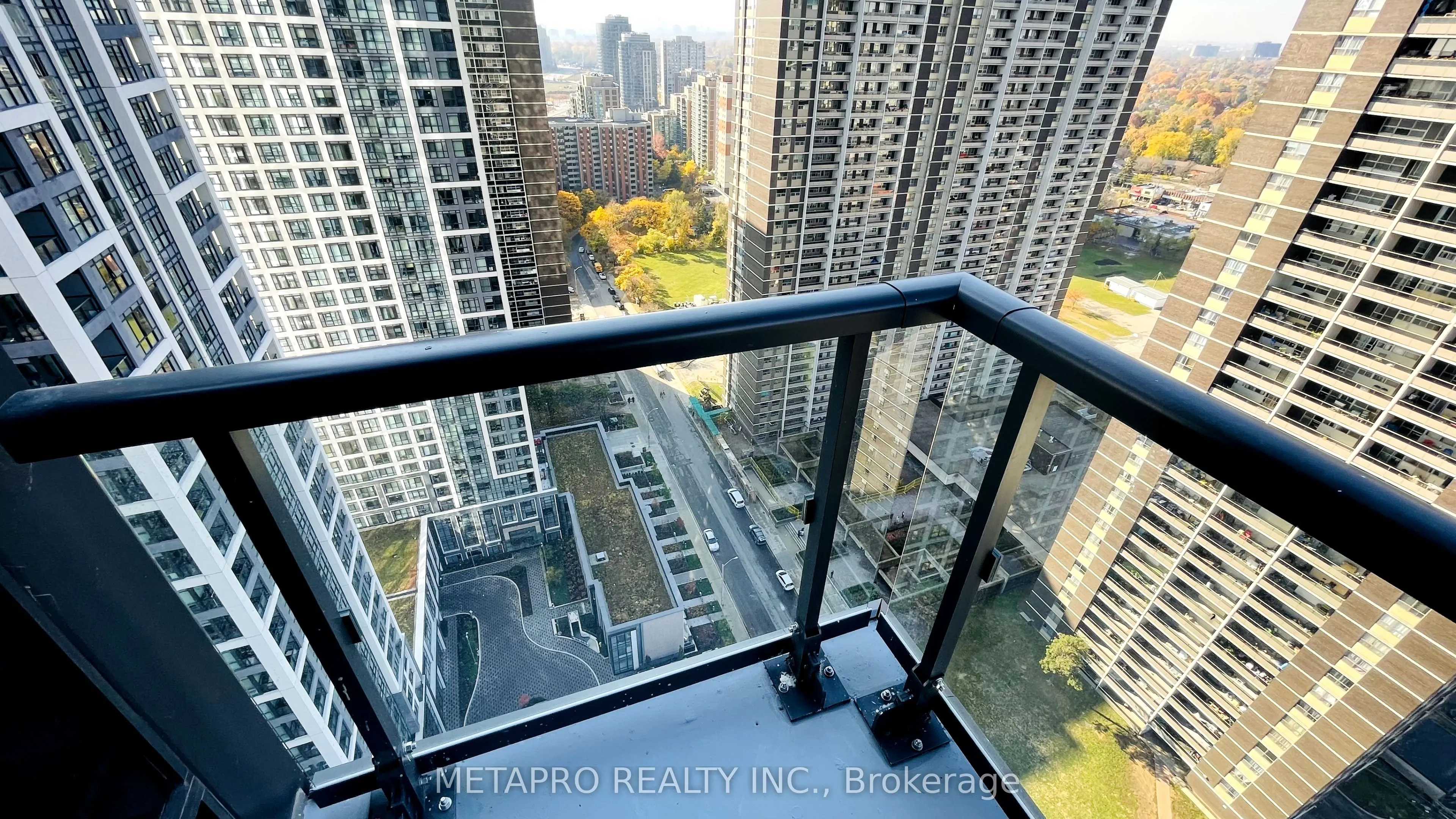 5 Mabelle Avenue, ##2733