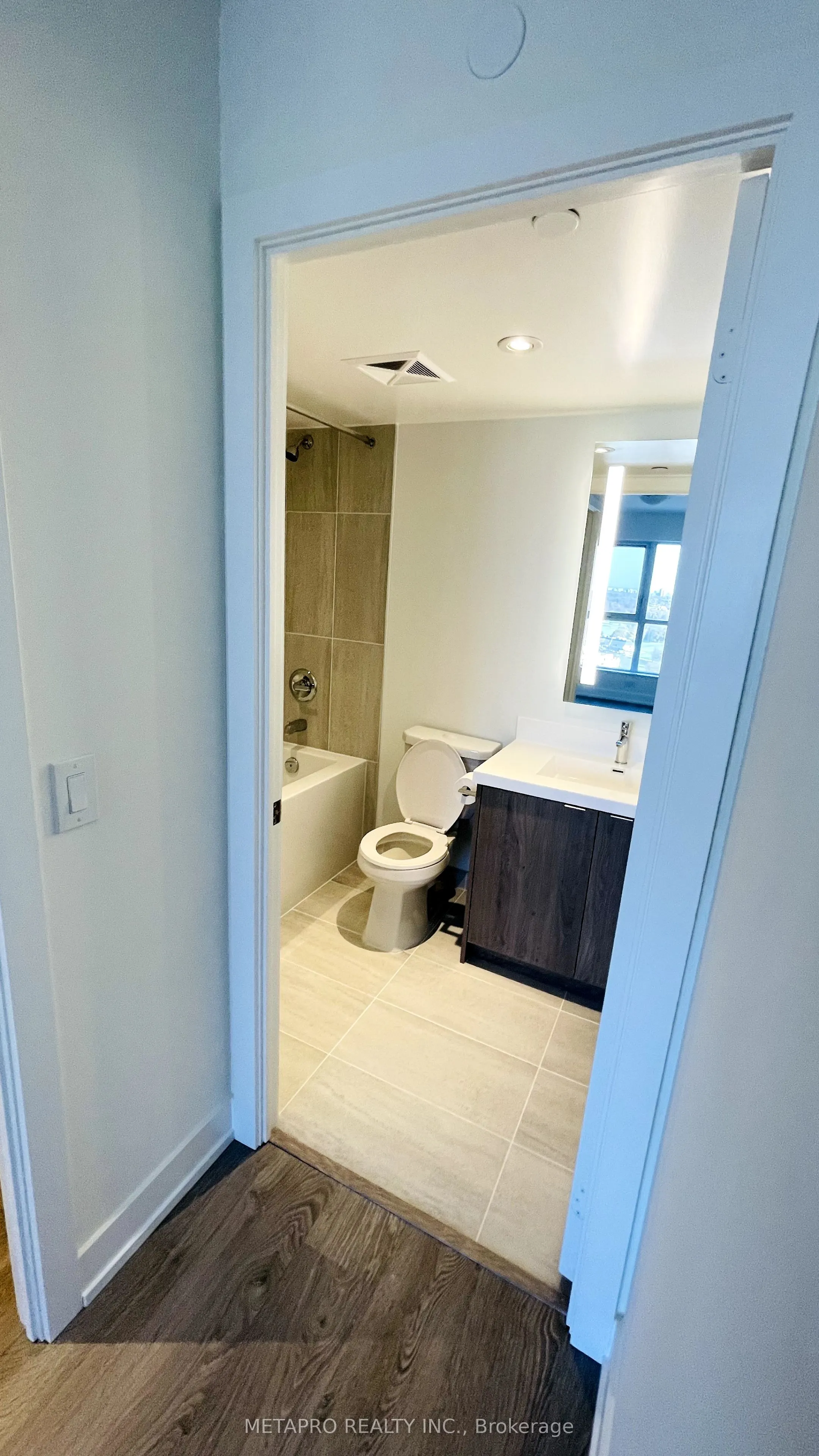 5 Mabelle Avenue, ##2733