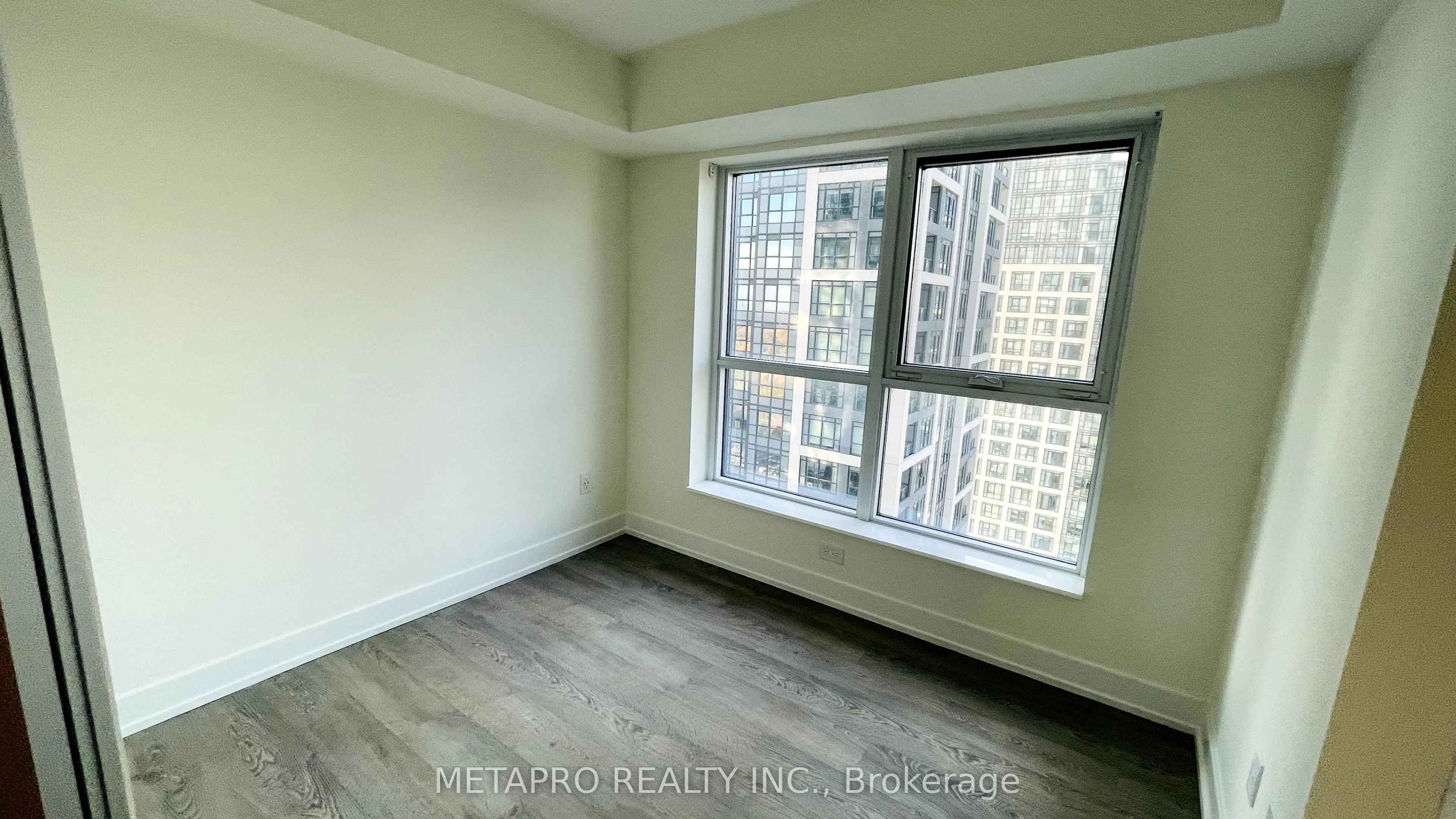 5 Mabelle Avenue, ##2733
