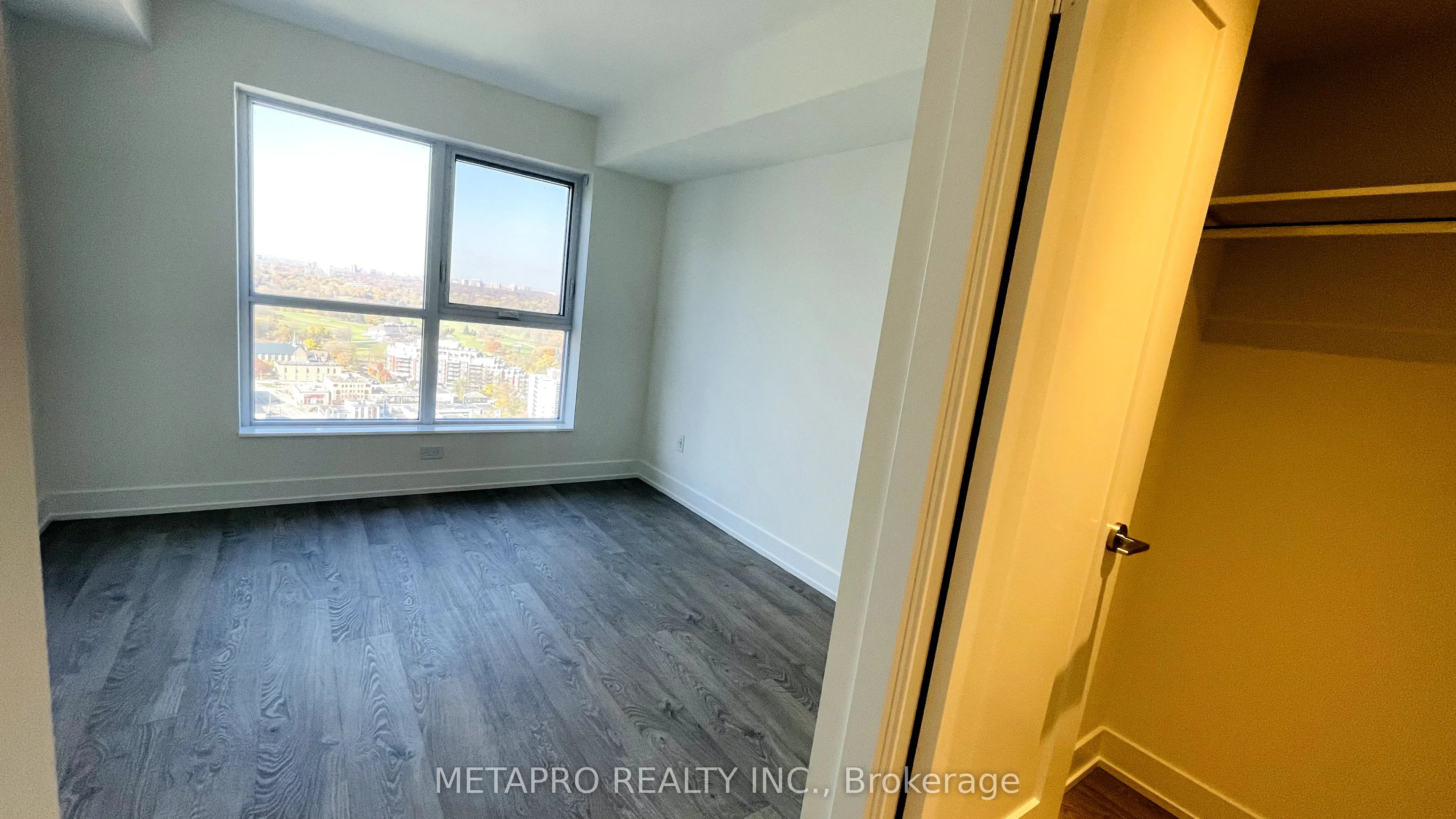 5 Mabelle Avenue, ##2733