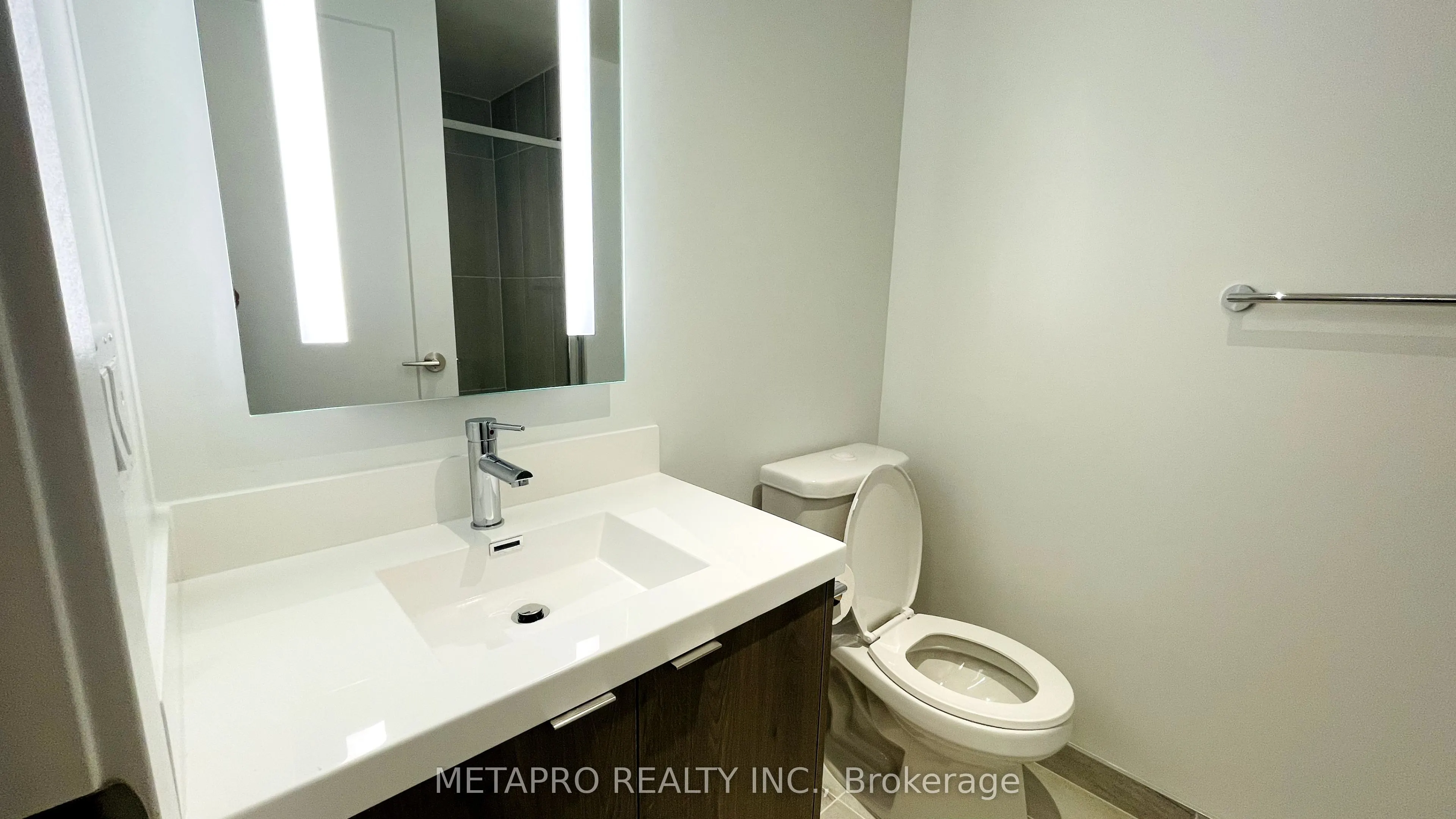 5 Mabelle Avenue, ##2733