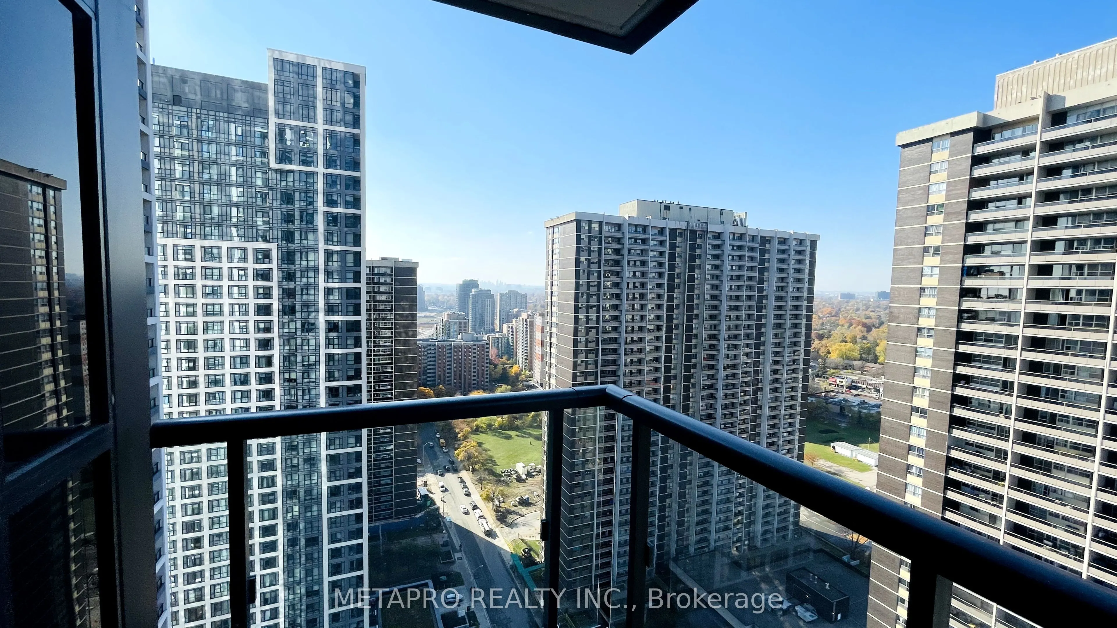 5 Mabelle Avenue, ##2733