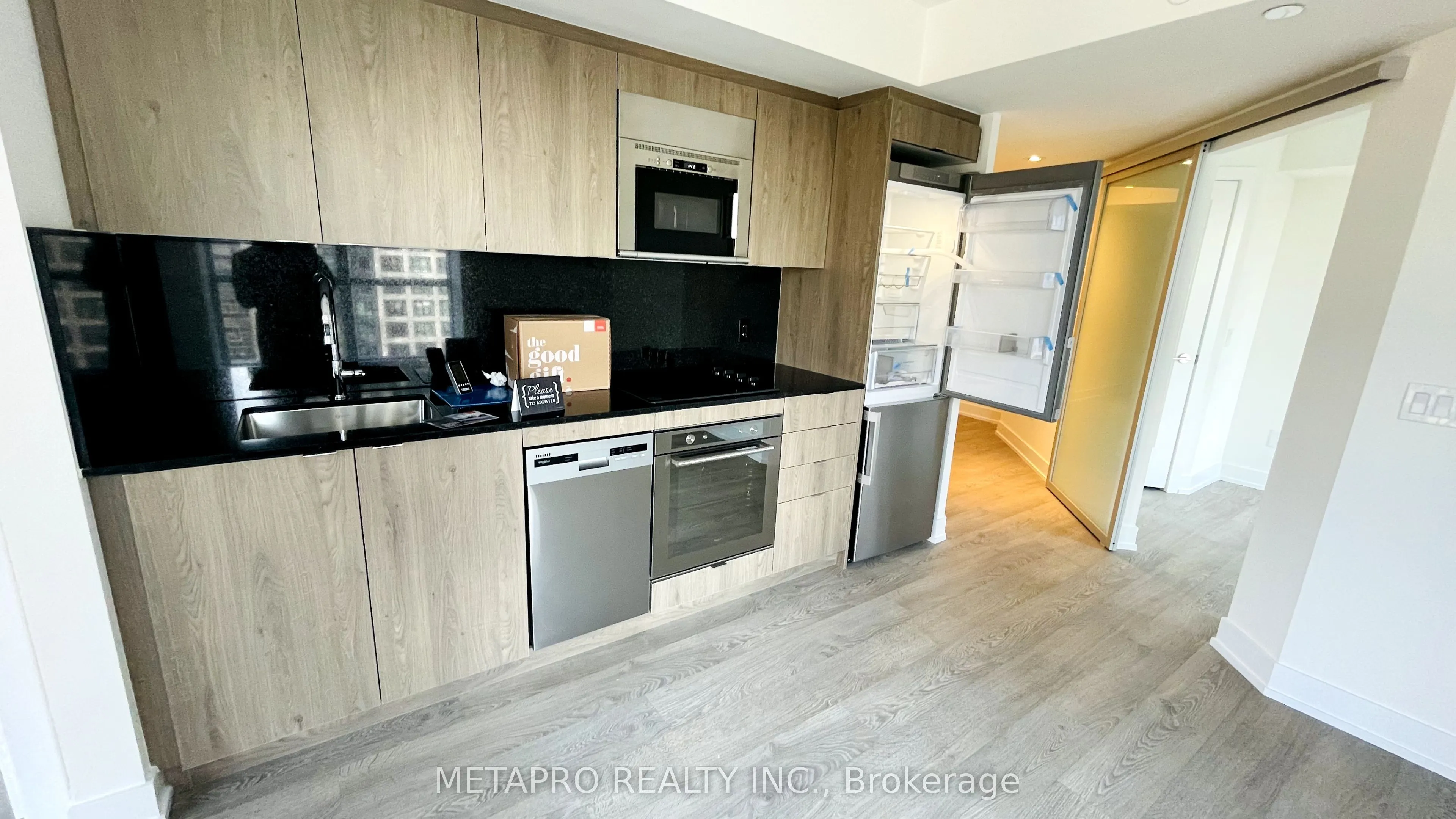 5 Mabelle Avenue, ##2733