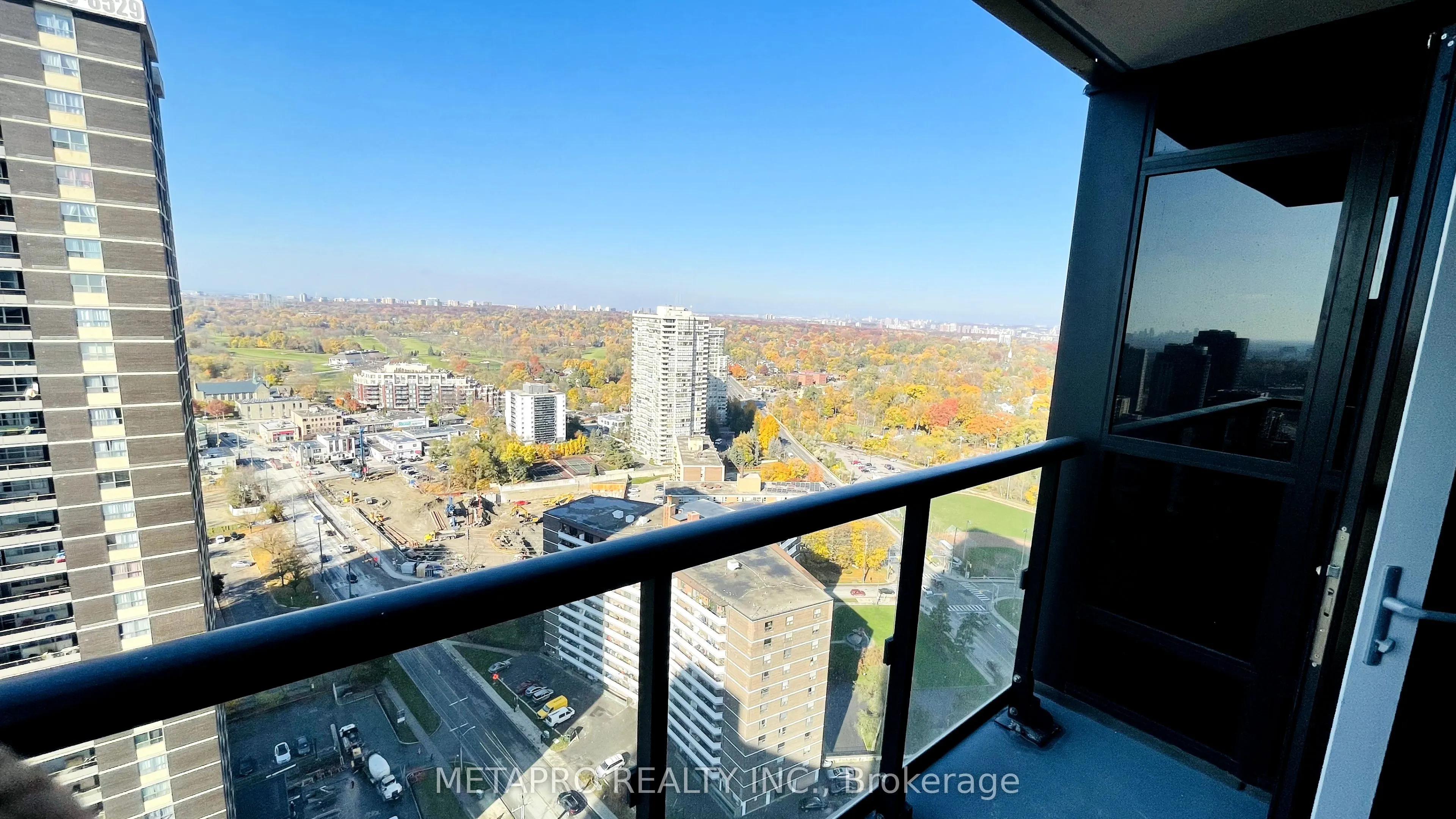 5 Mabelle Avenue, ##2733