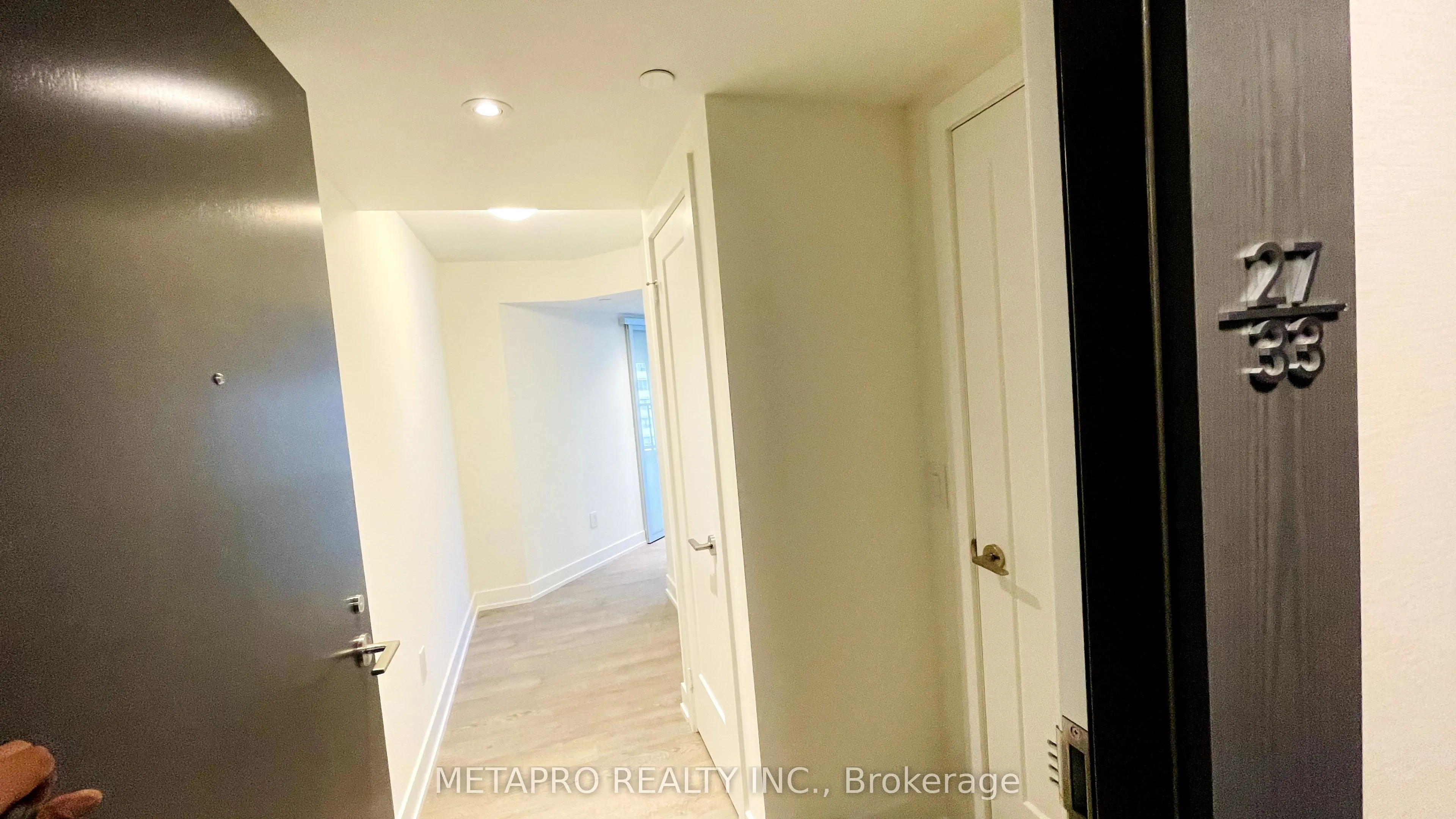 5 Mabelle Avenue, ##2733