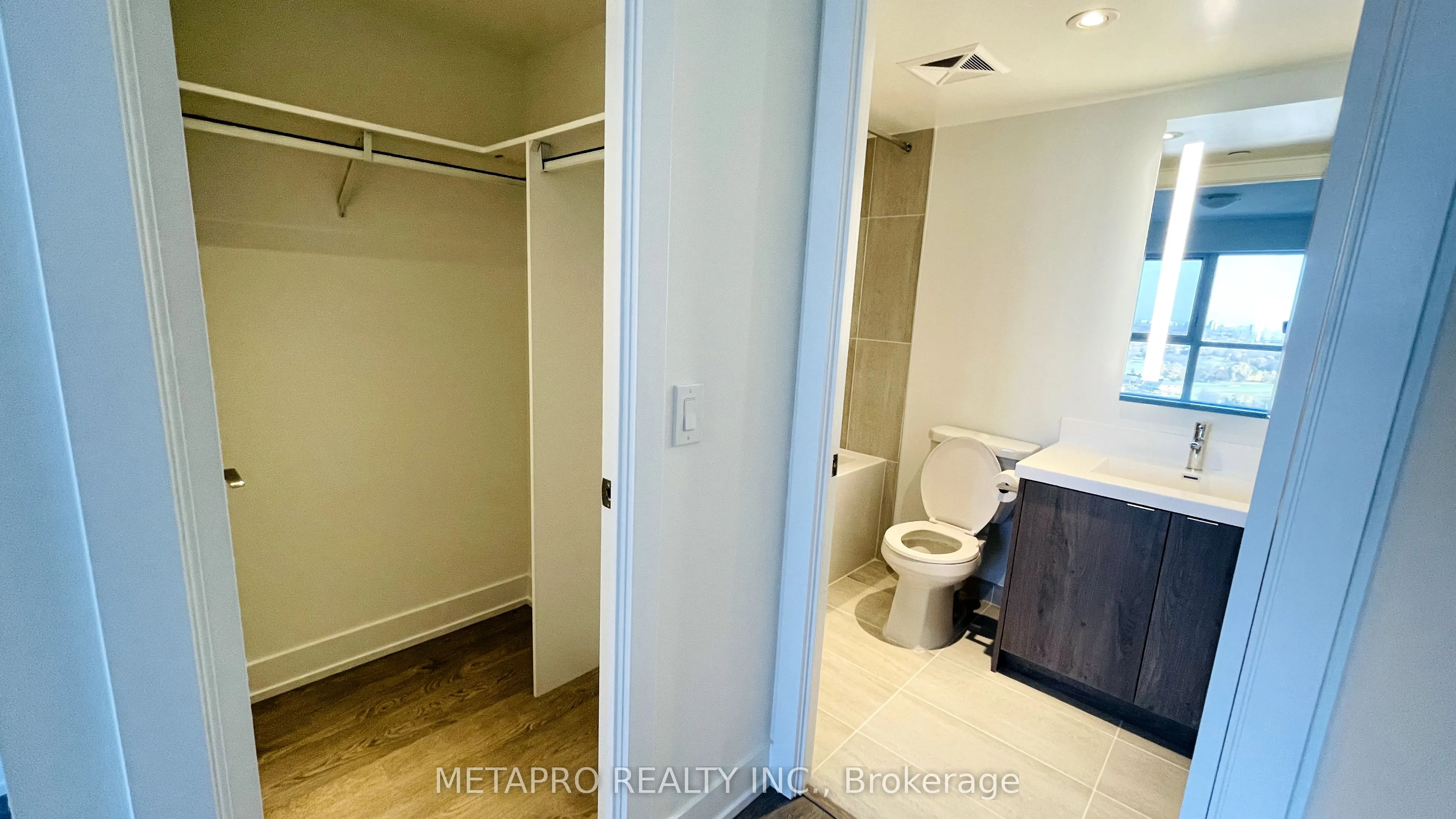 5 Mabelle Avenue, ##2733