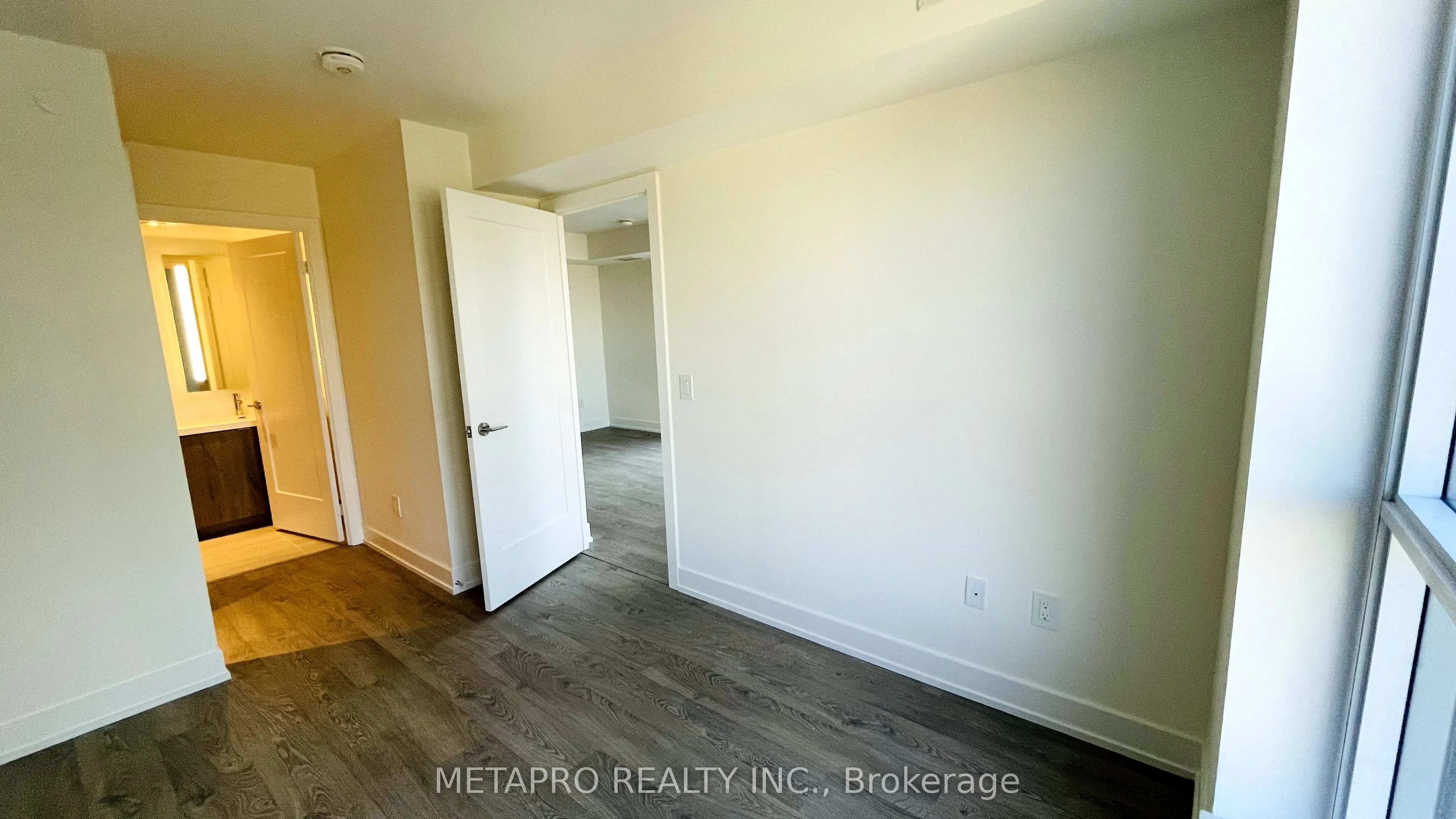 5 Mabelle Avenue, ##2733