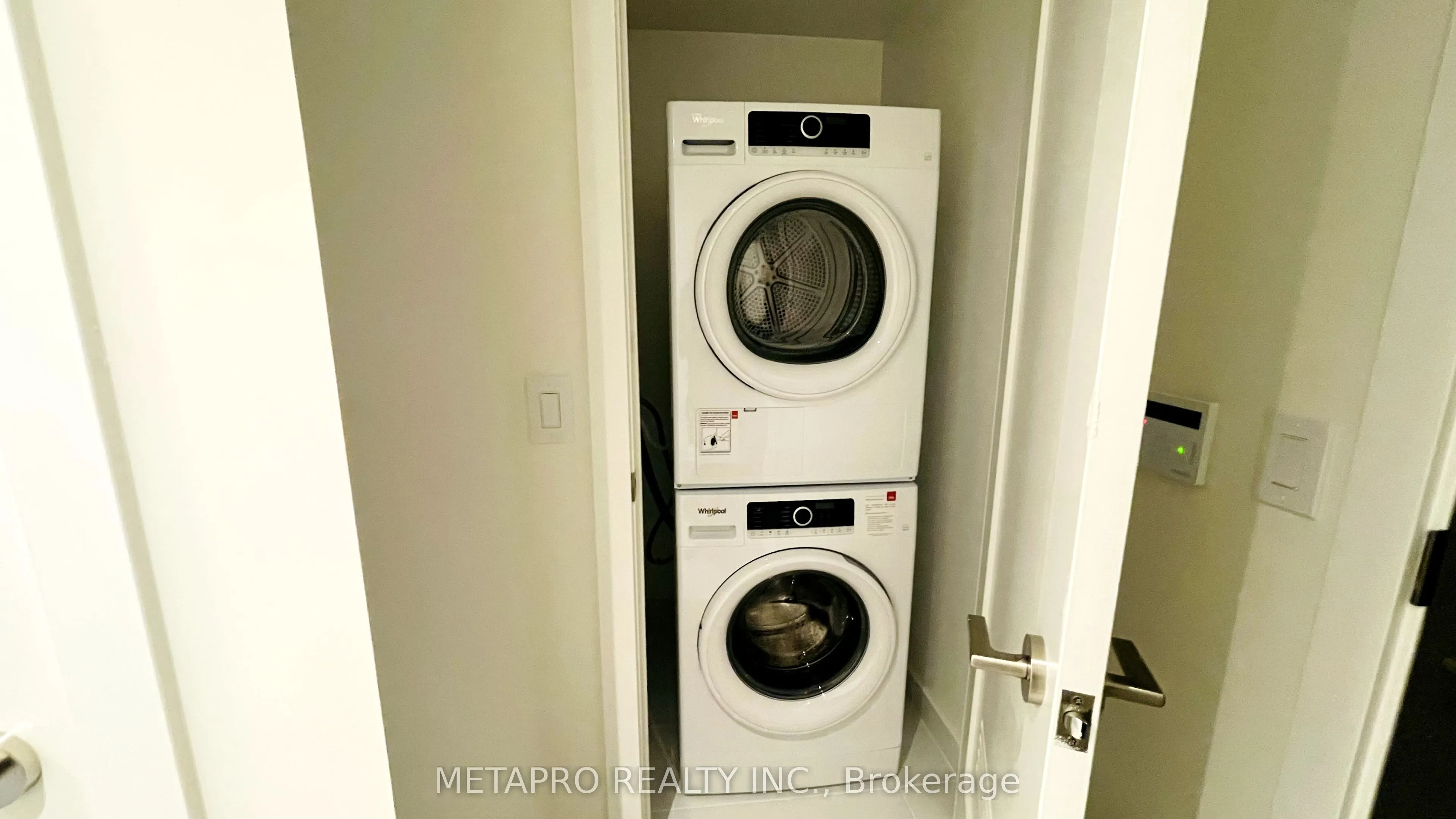 5 Mabelle Avenue, ##2733