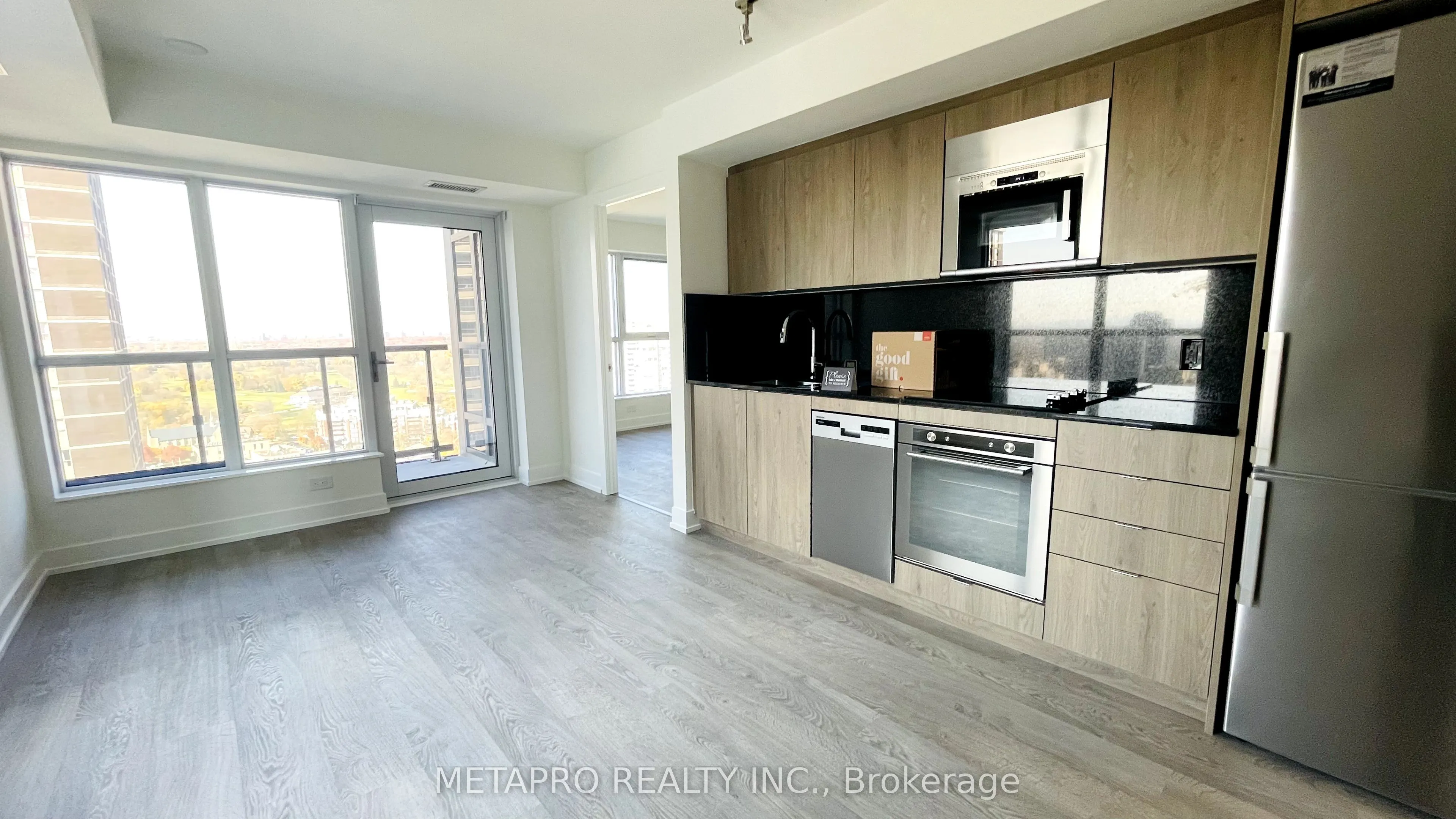 5 Mabelle Avenue, ##2733
