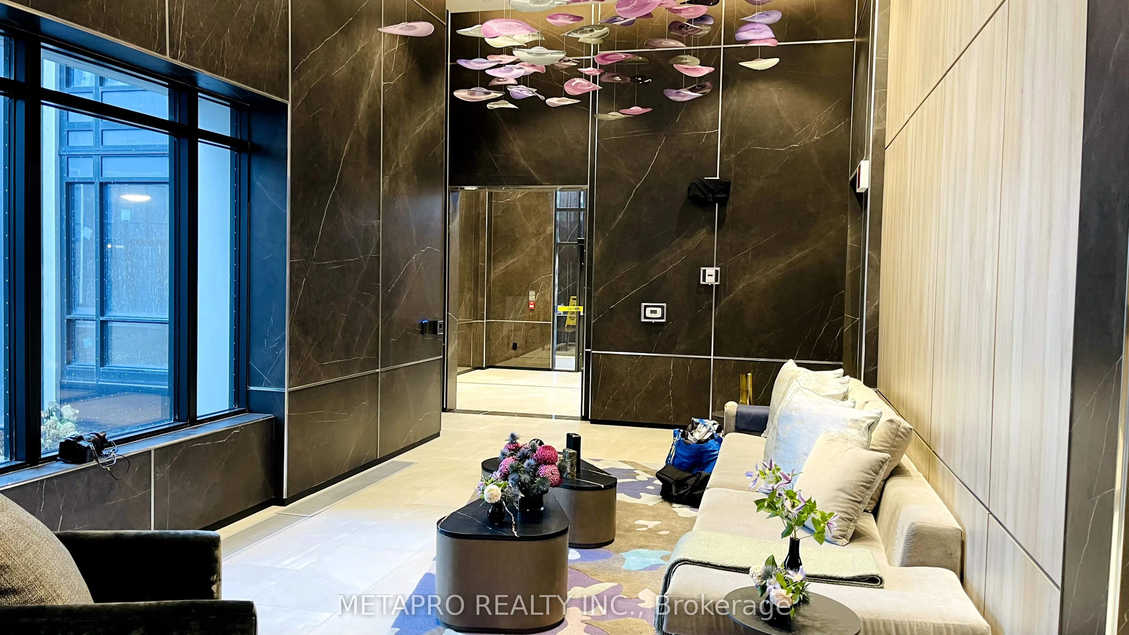 5 Mabelle Avenue, ##2733