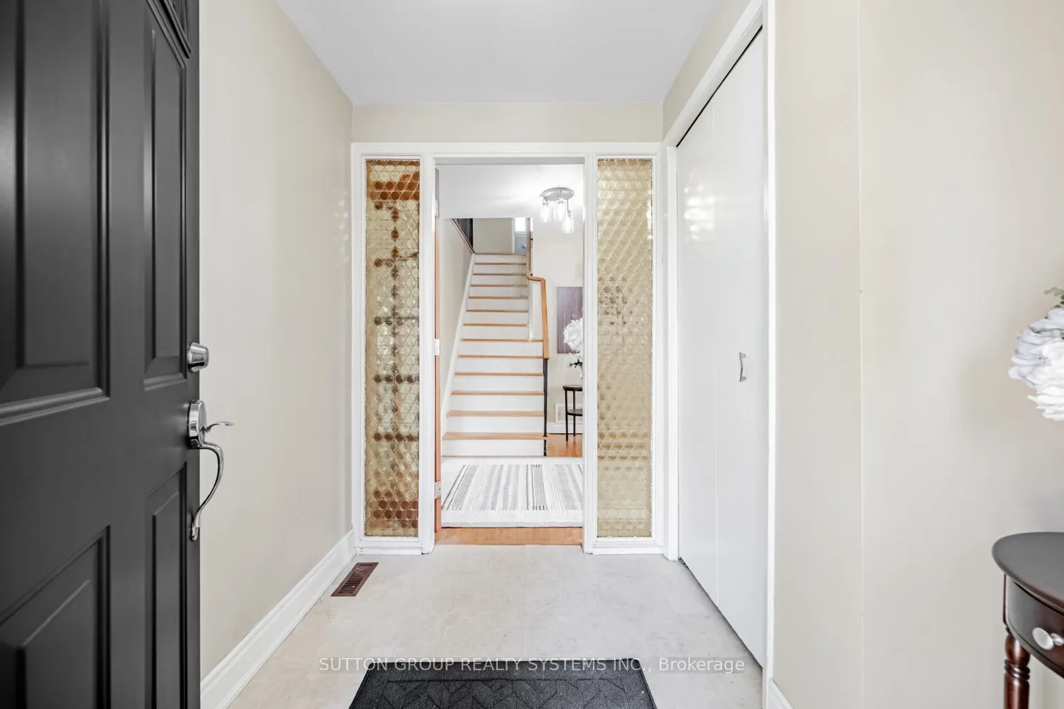 774 Banting Court