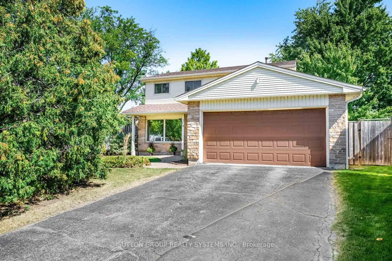 774 Banting Court