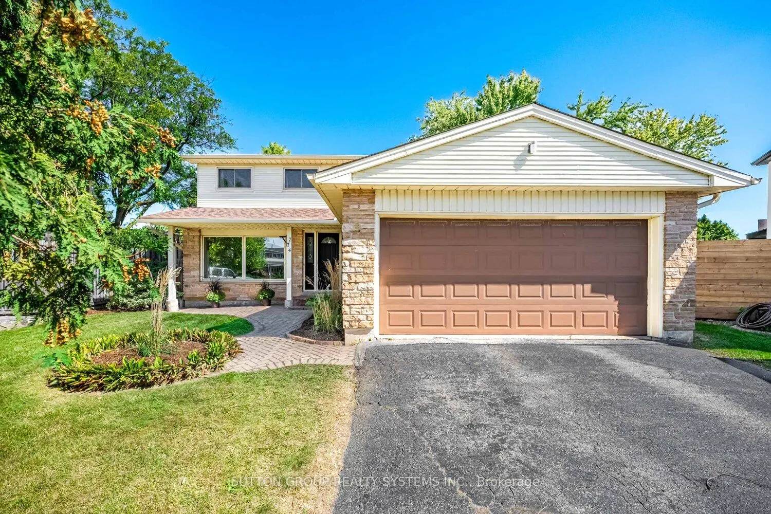 774 Banting Court