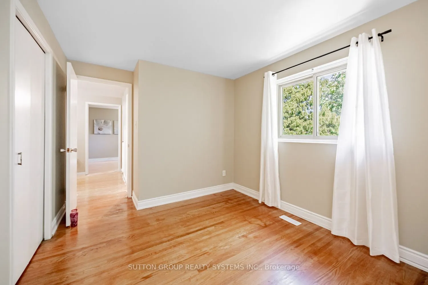 774 Banting Court