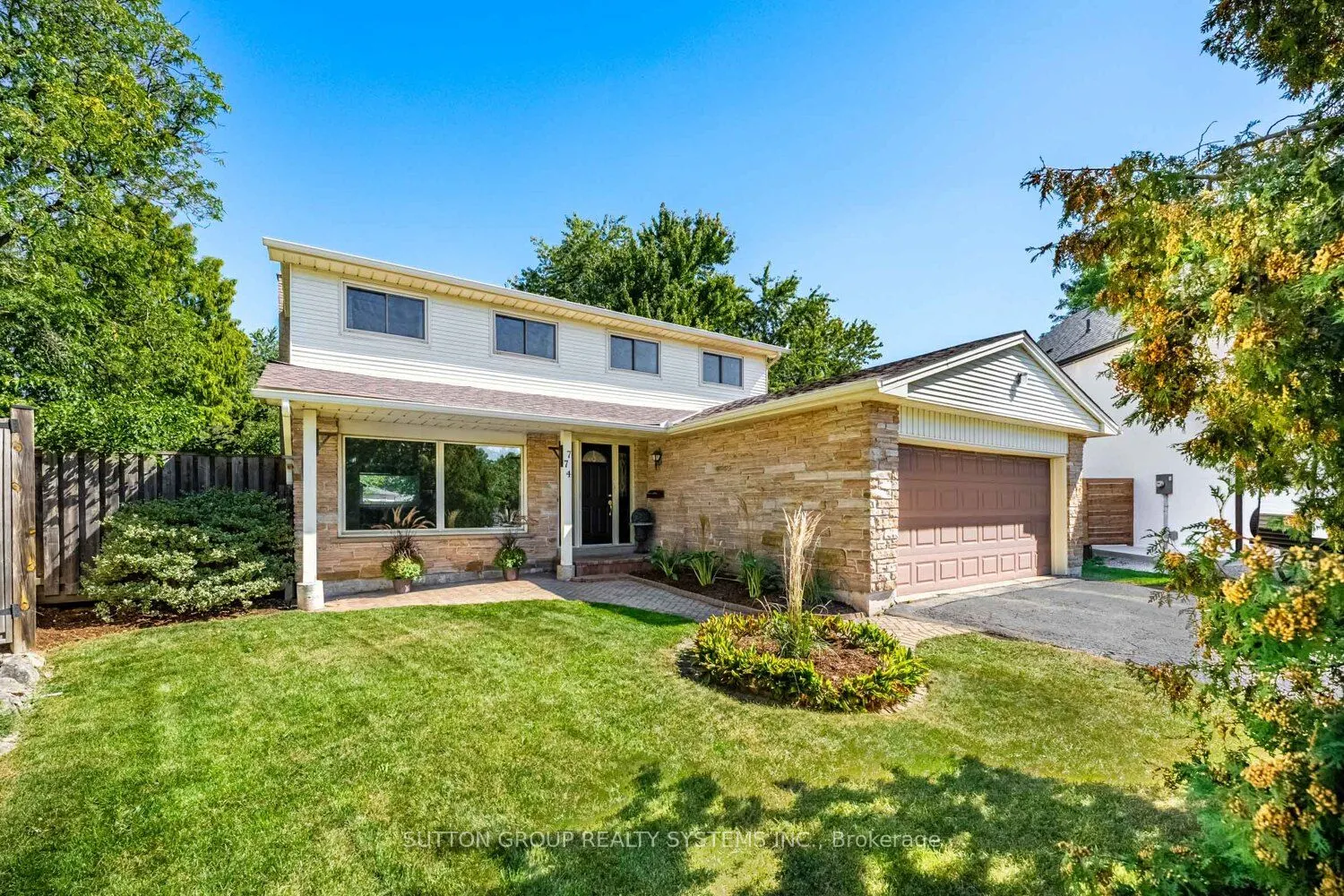 774 Banting Court
