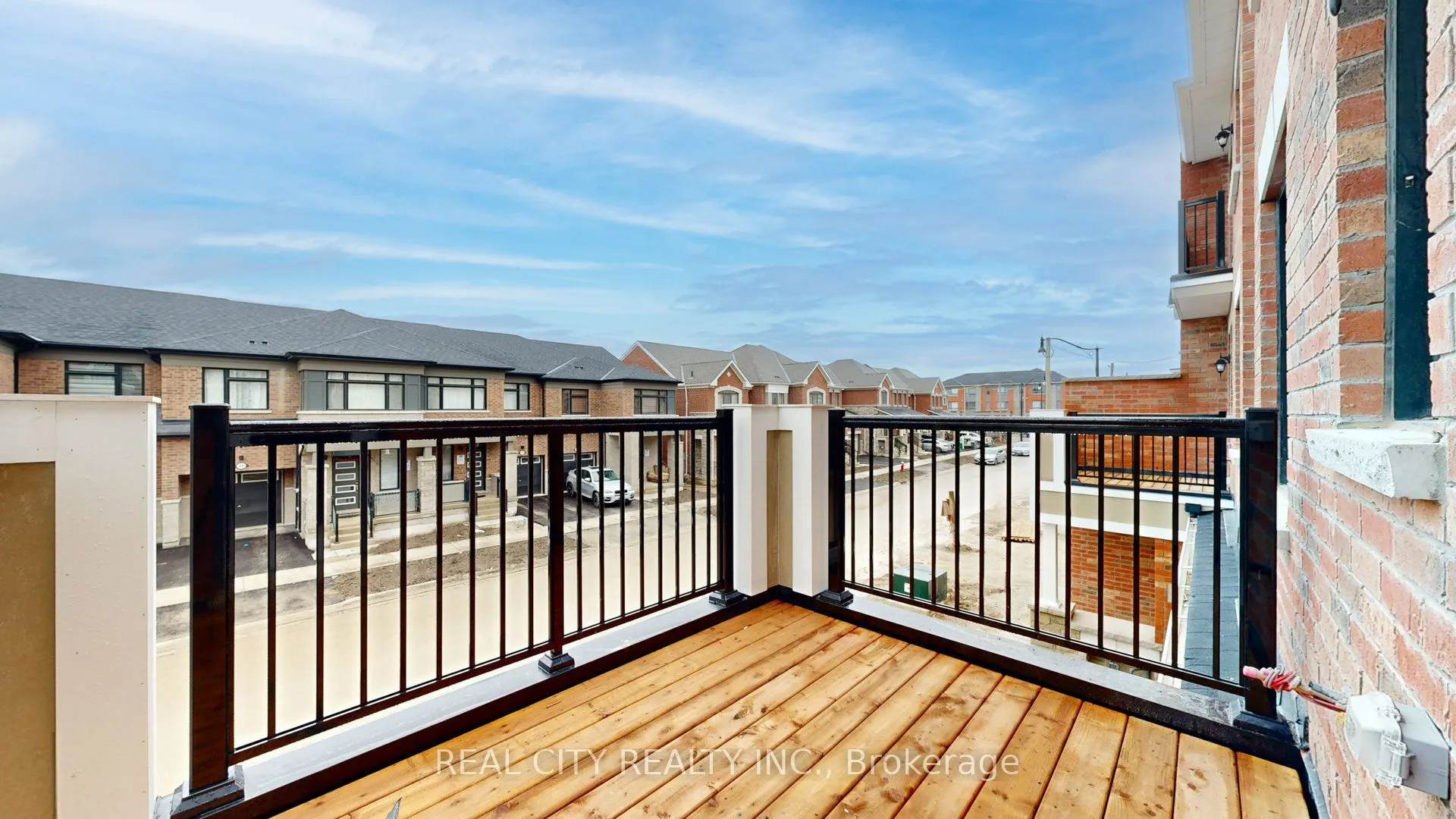 11 Keppel Circle W