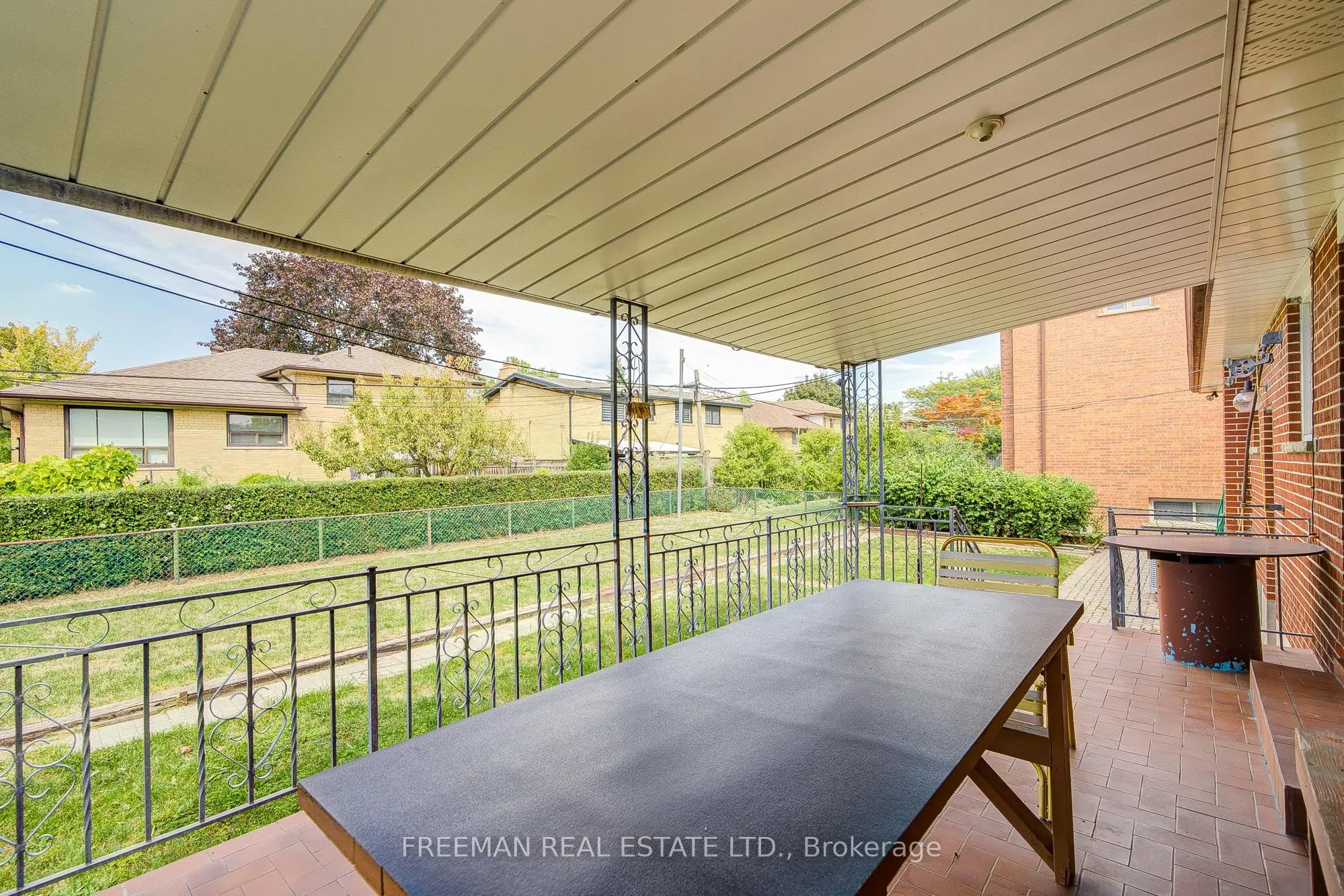 102 Hallsport Crescent