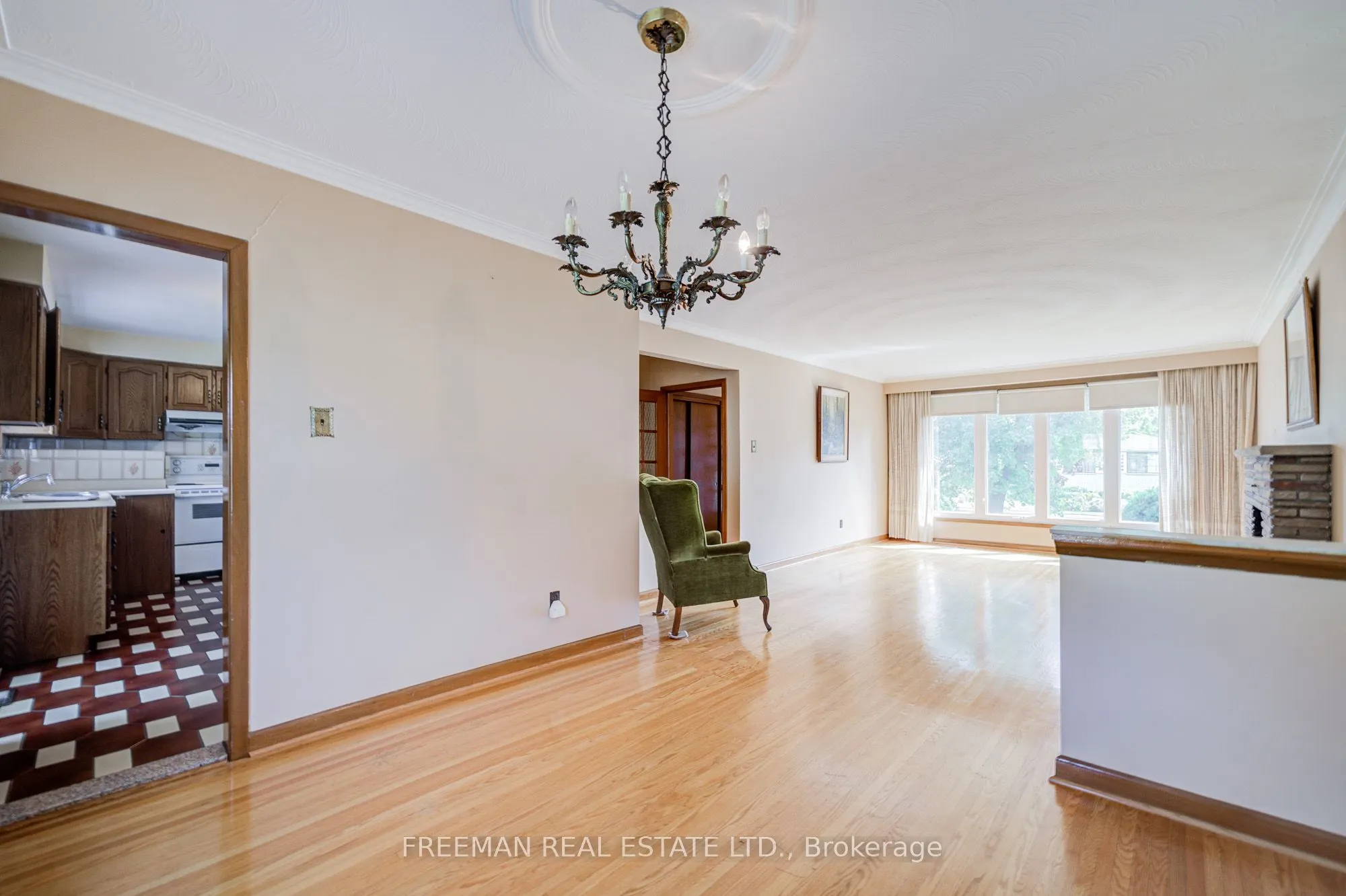 102 Hallsport Crescent