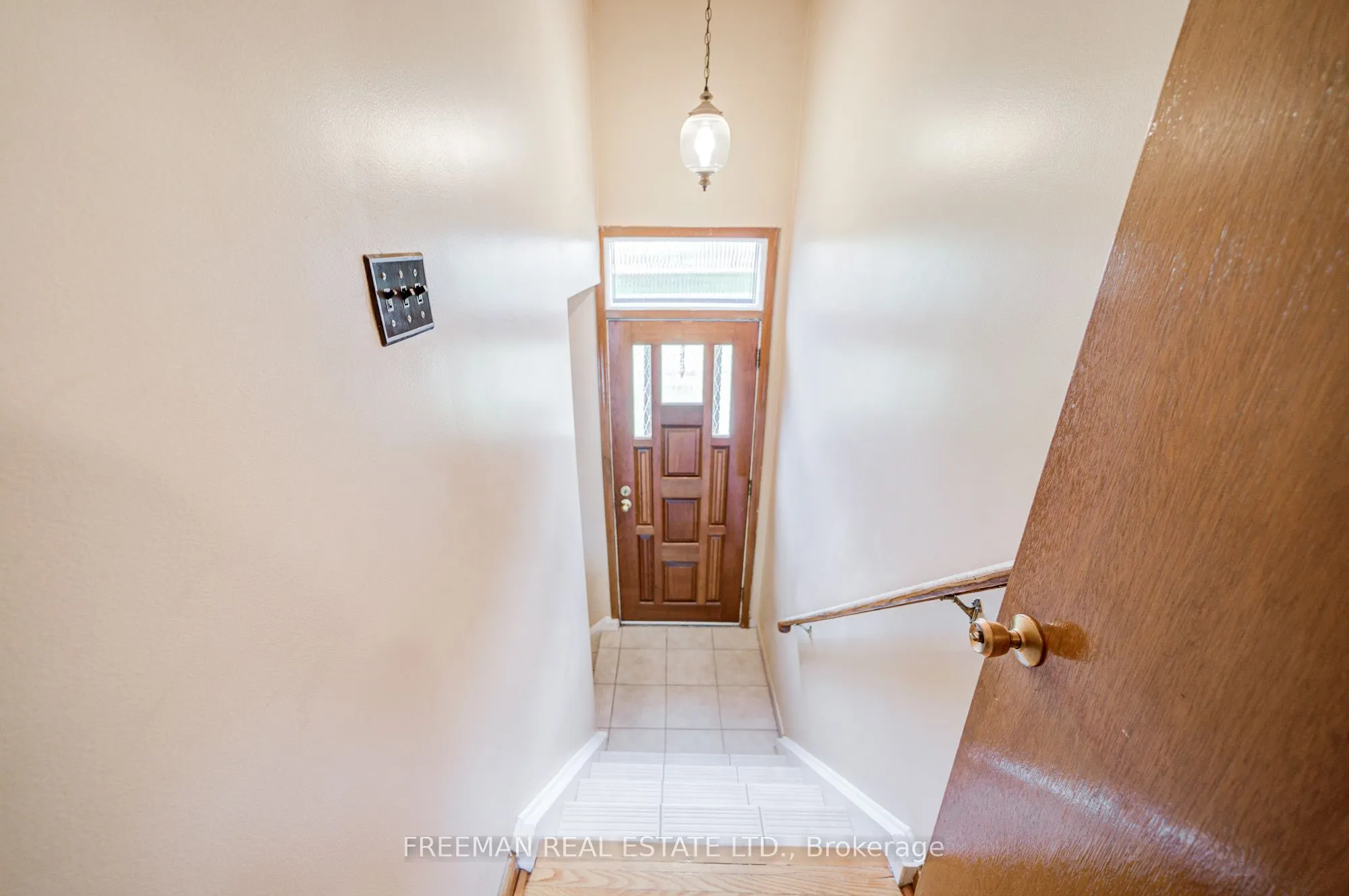 102 Hallsport Crescent