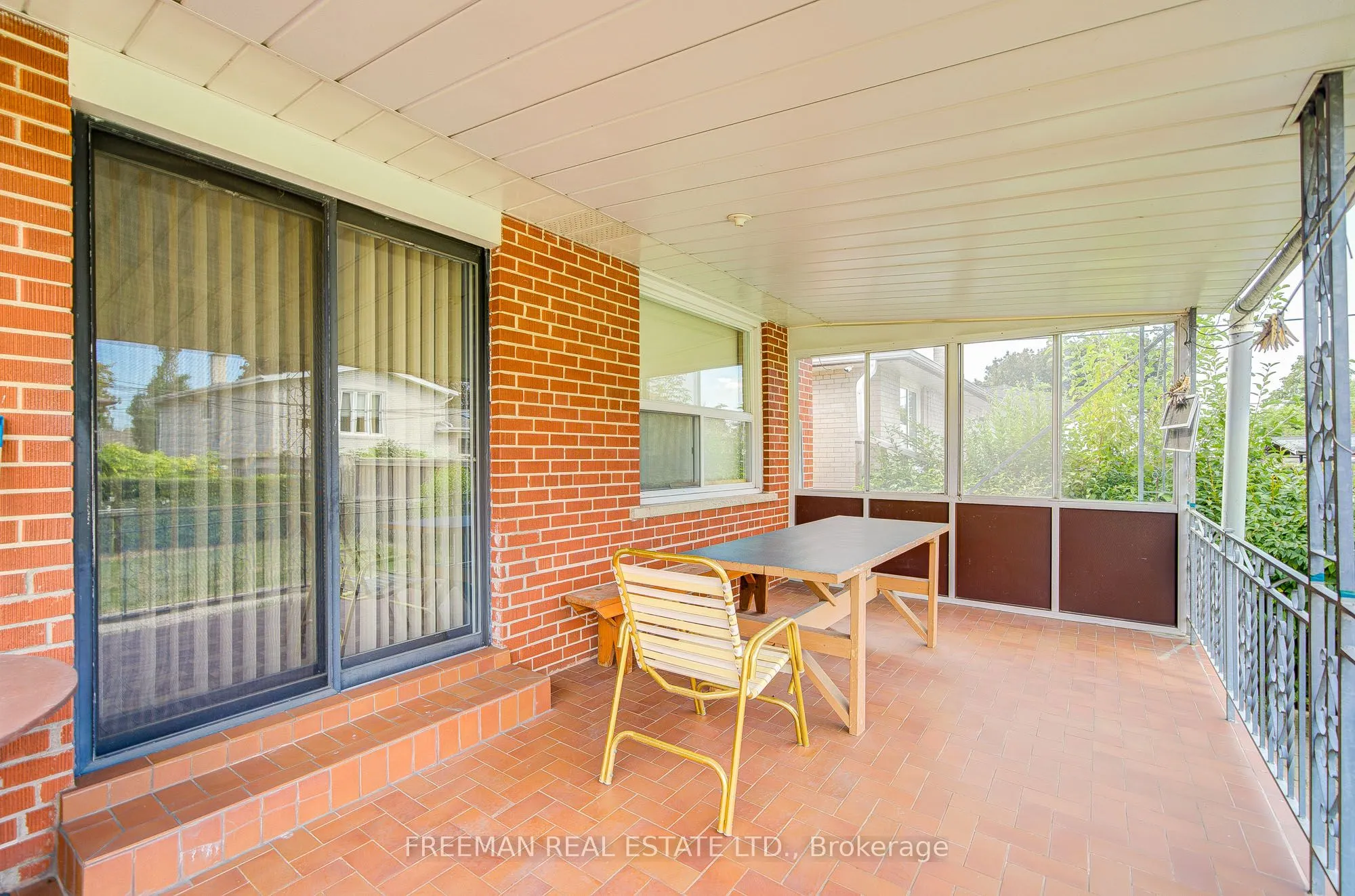 102 Hallsport Crescent
