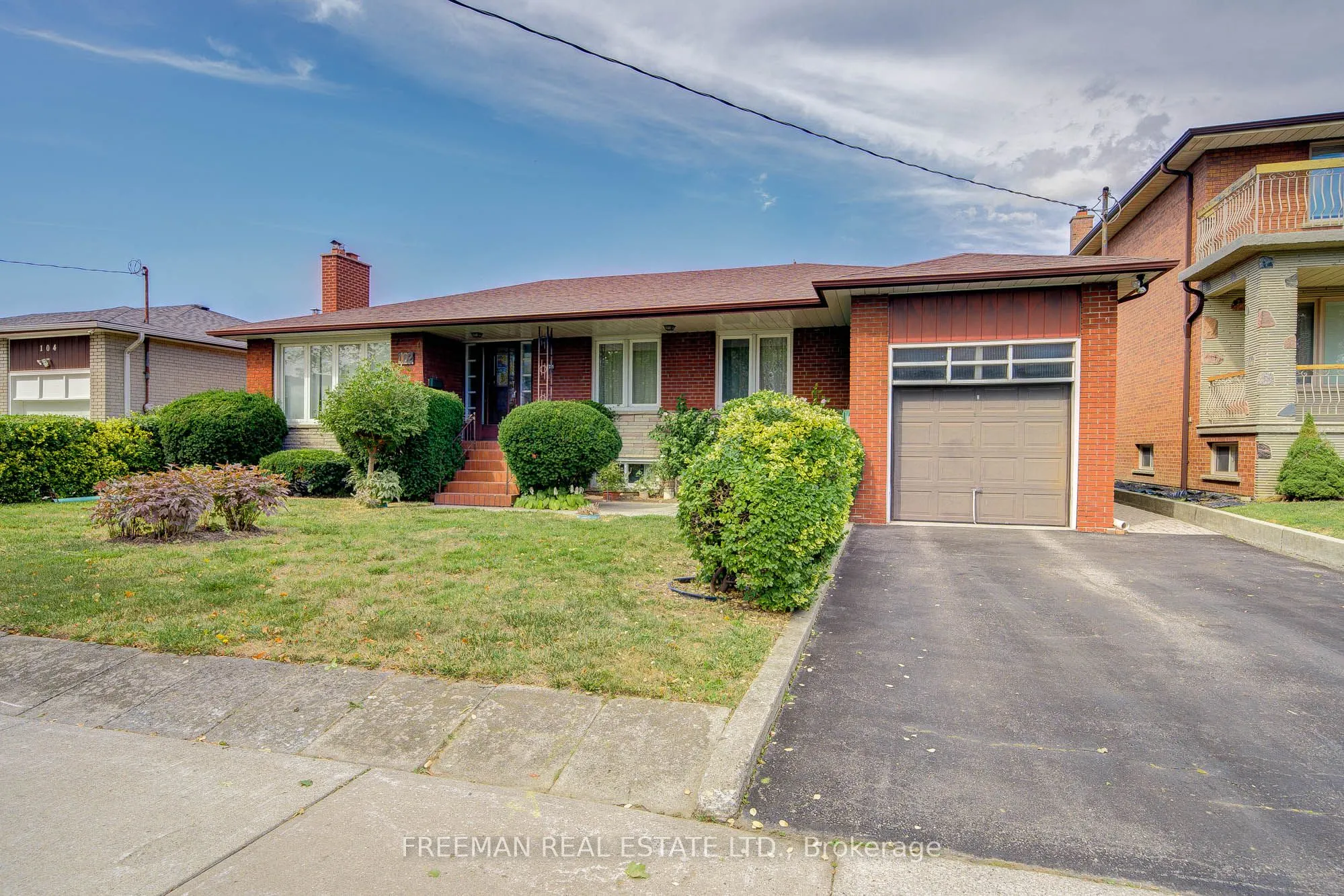 102 Hallsport Crescent