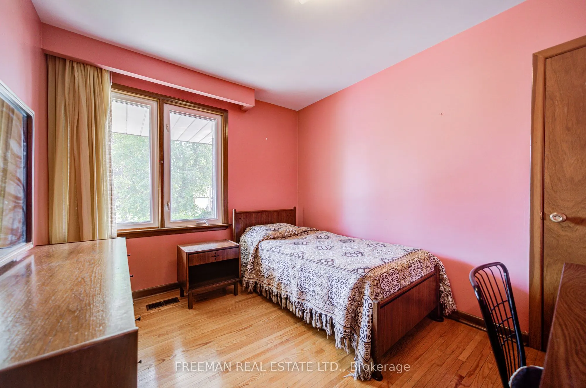 102 Hallsport Crescent