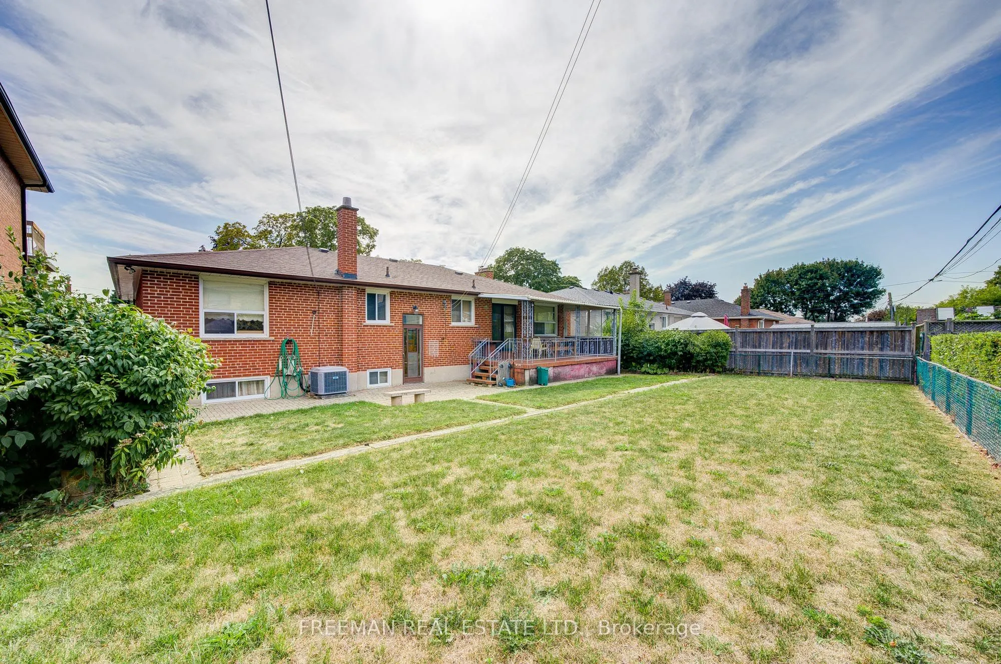 102 Hallsport Crescent