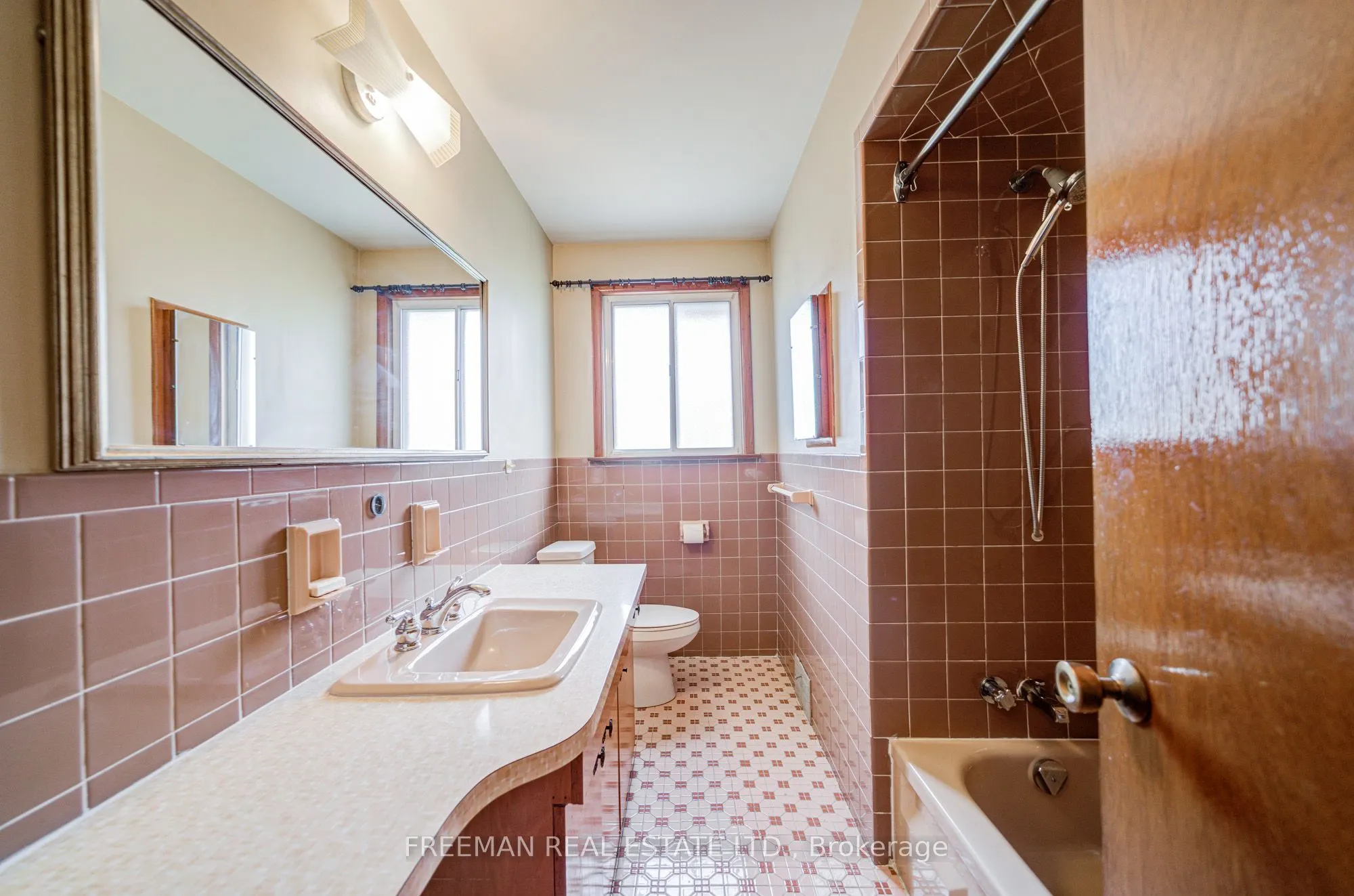 102 Hallsport Crescent