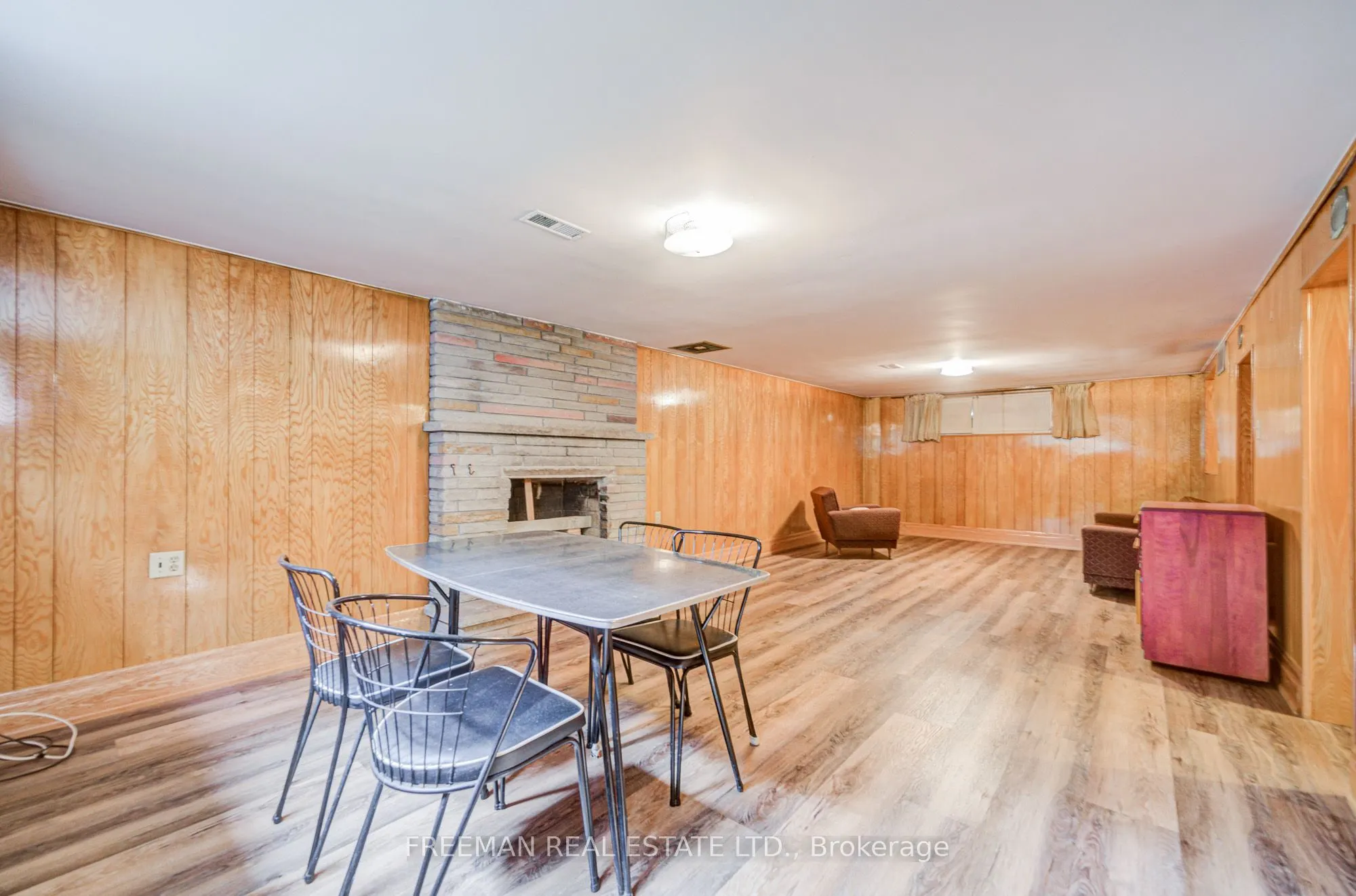 102 Hallsport Crescent