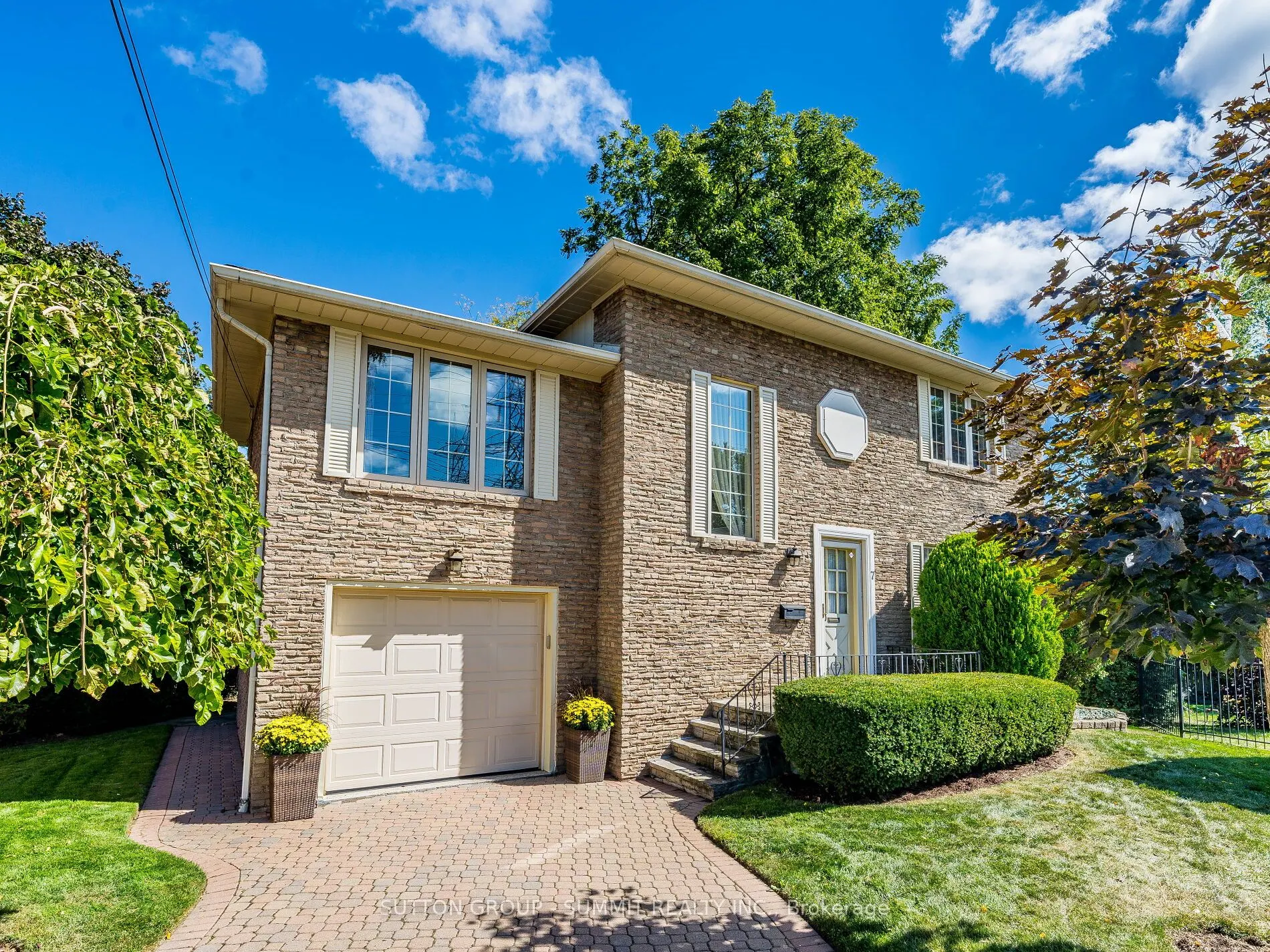 7 Lochway Court