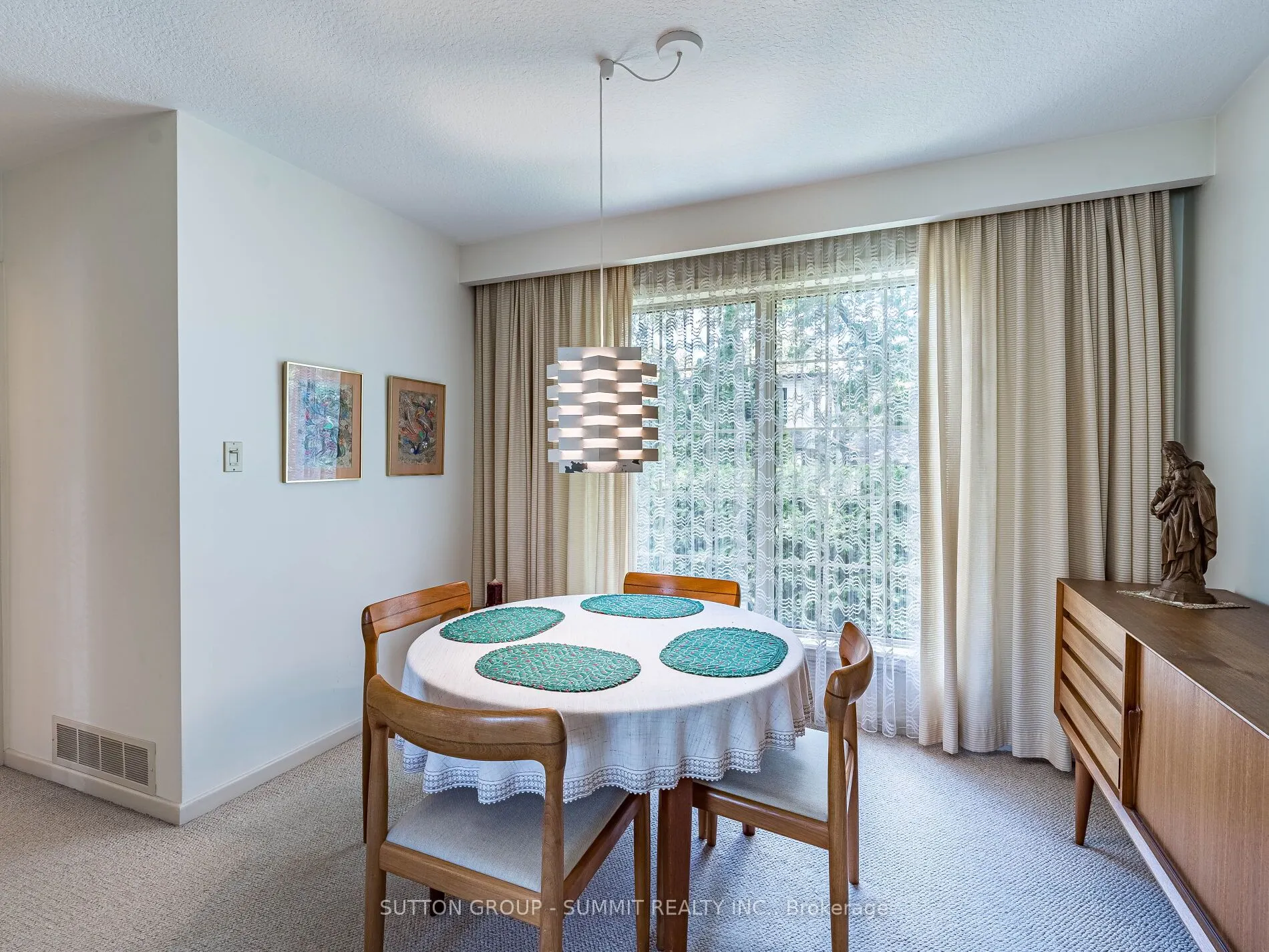 7 Lochway Court