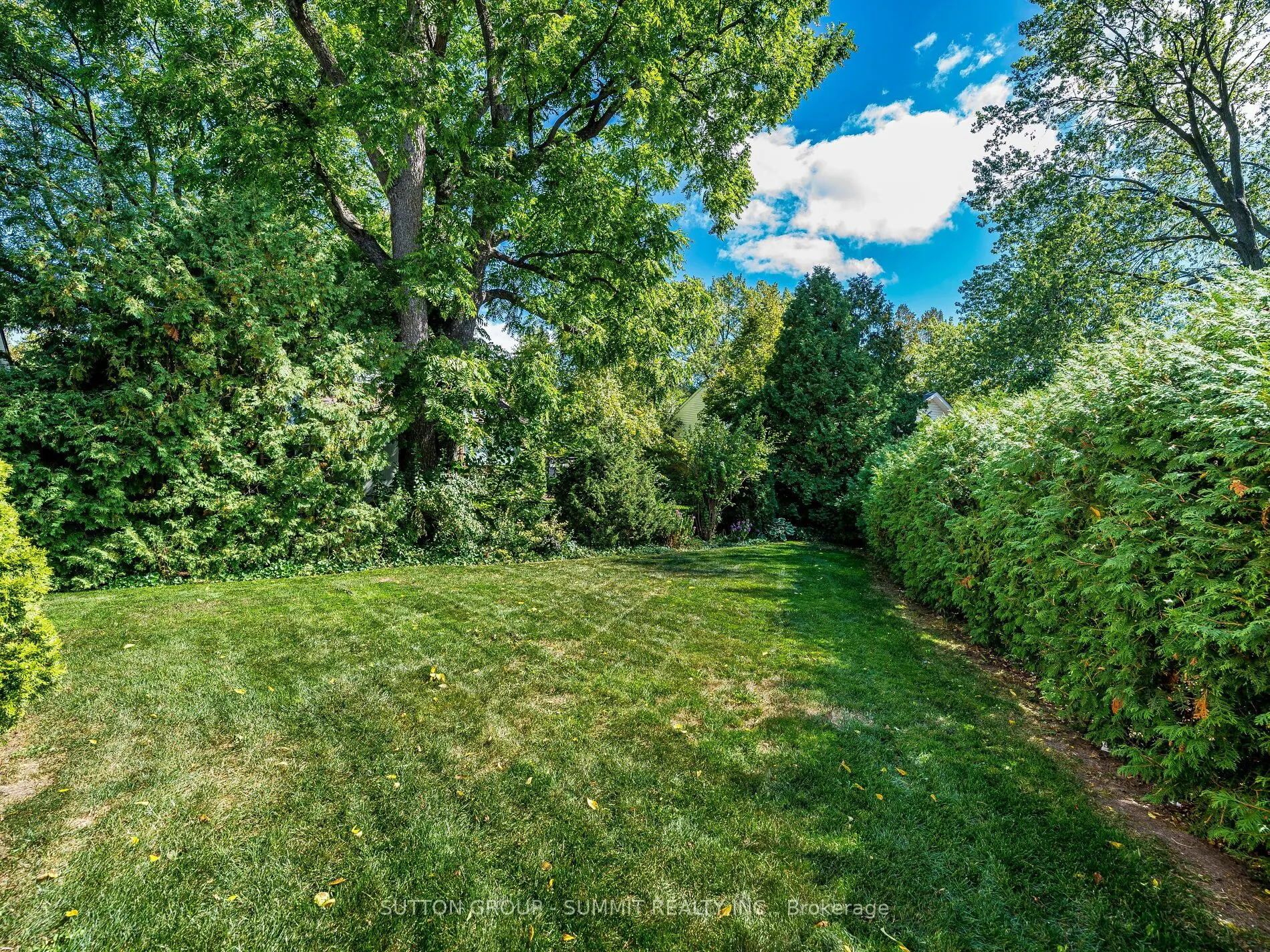 7 Lochway Court