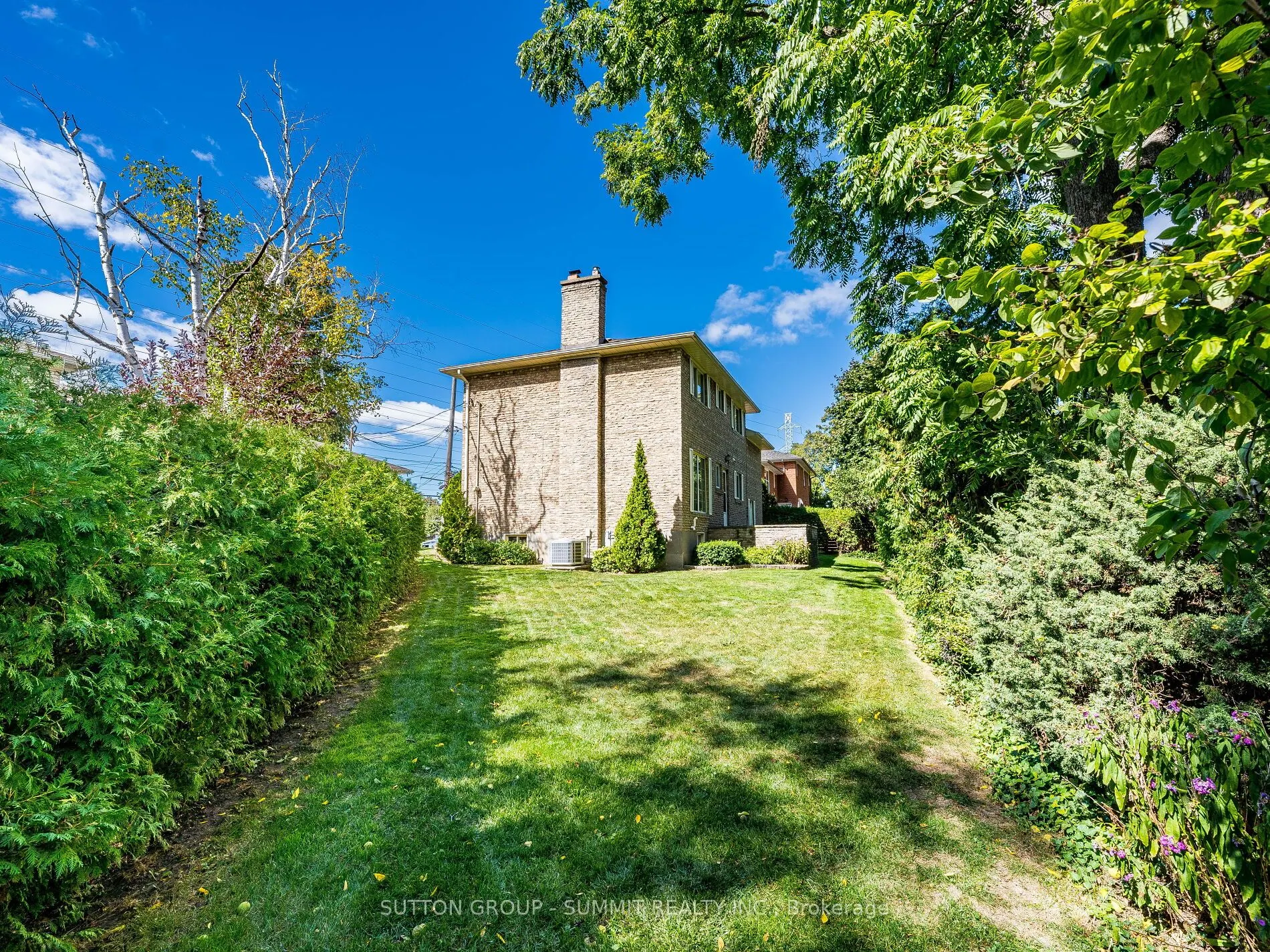 7 Lochway Court