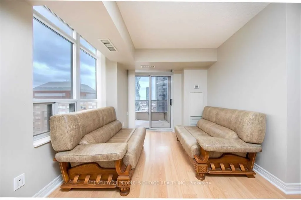 310 Burnhamthorpe Road W, #2312