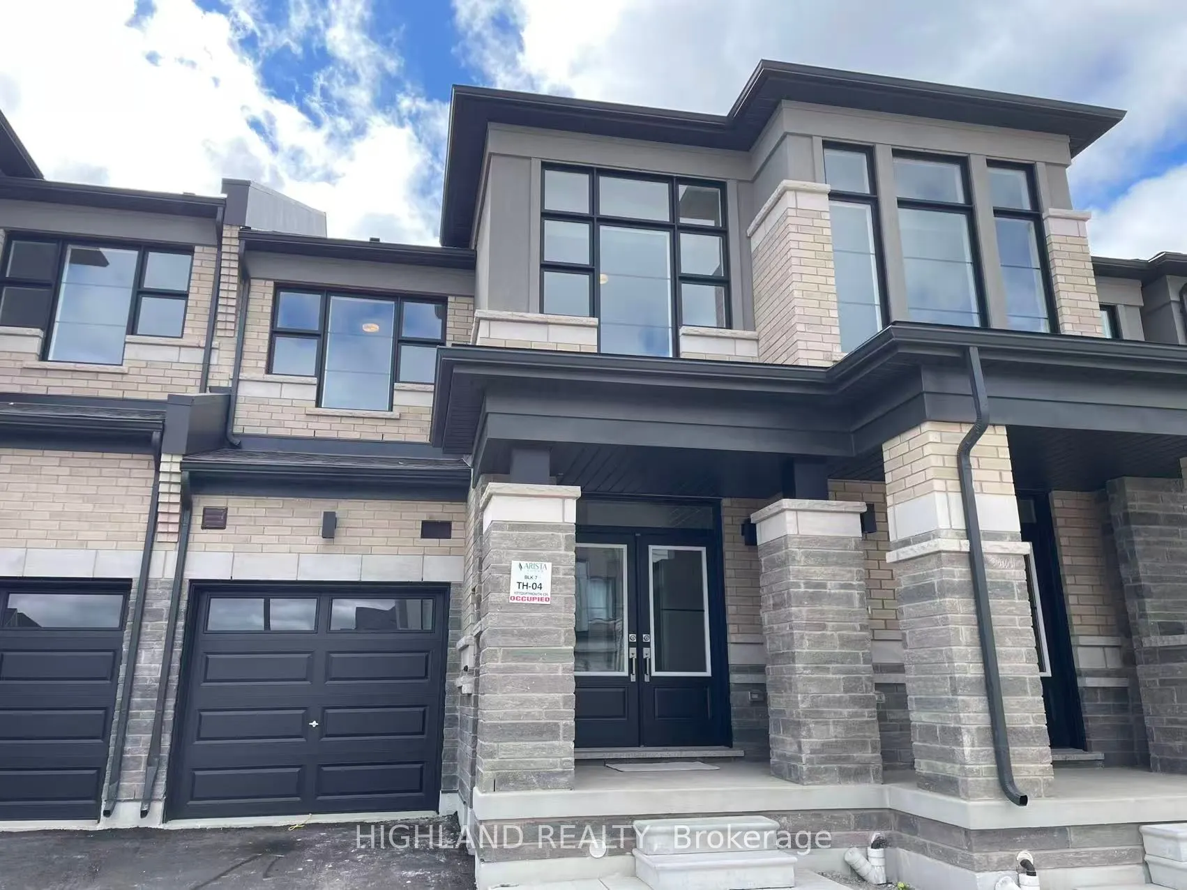 1177 Dartmouth Crescent