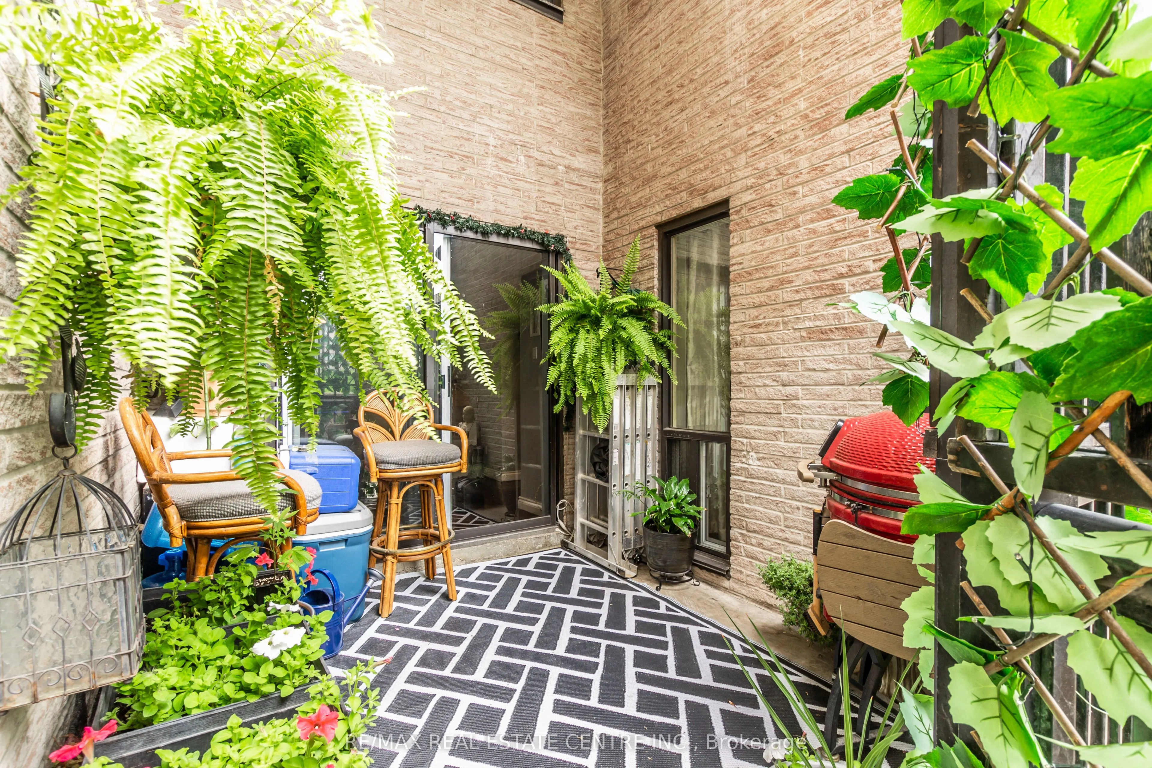 2095 Roche Court, #124