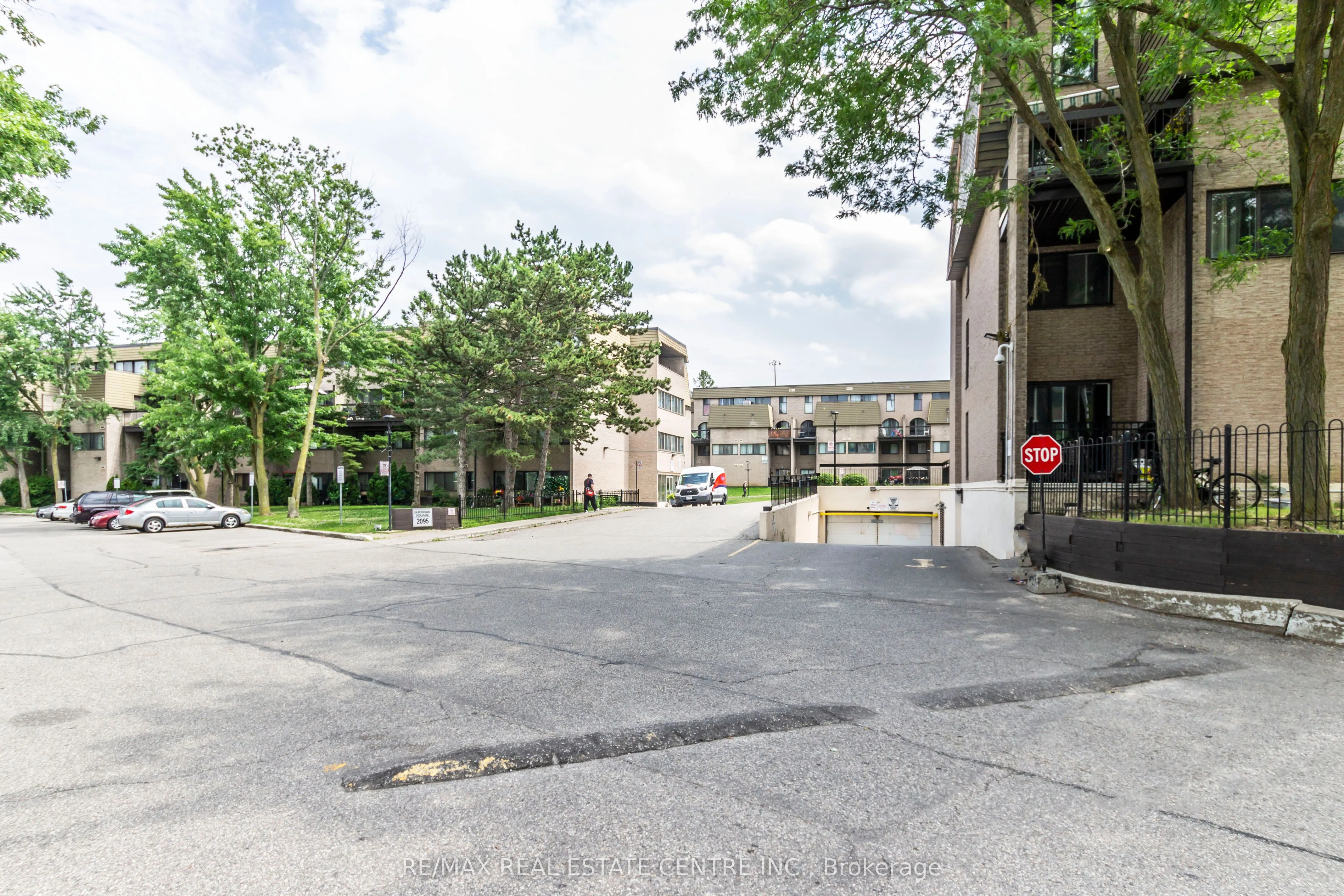 2095 Roche Court, #124