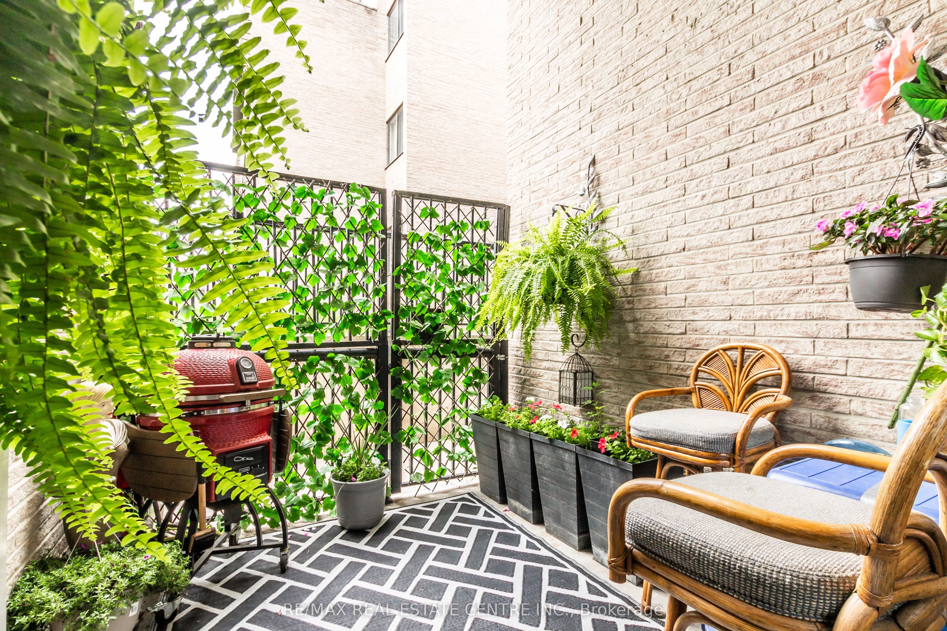 2095 Roche Court, #124