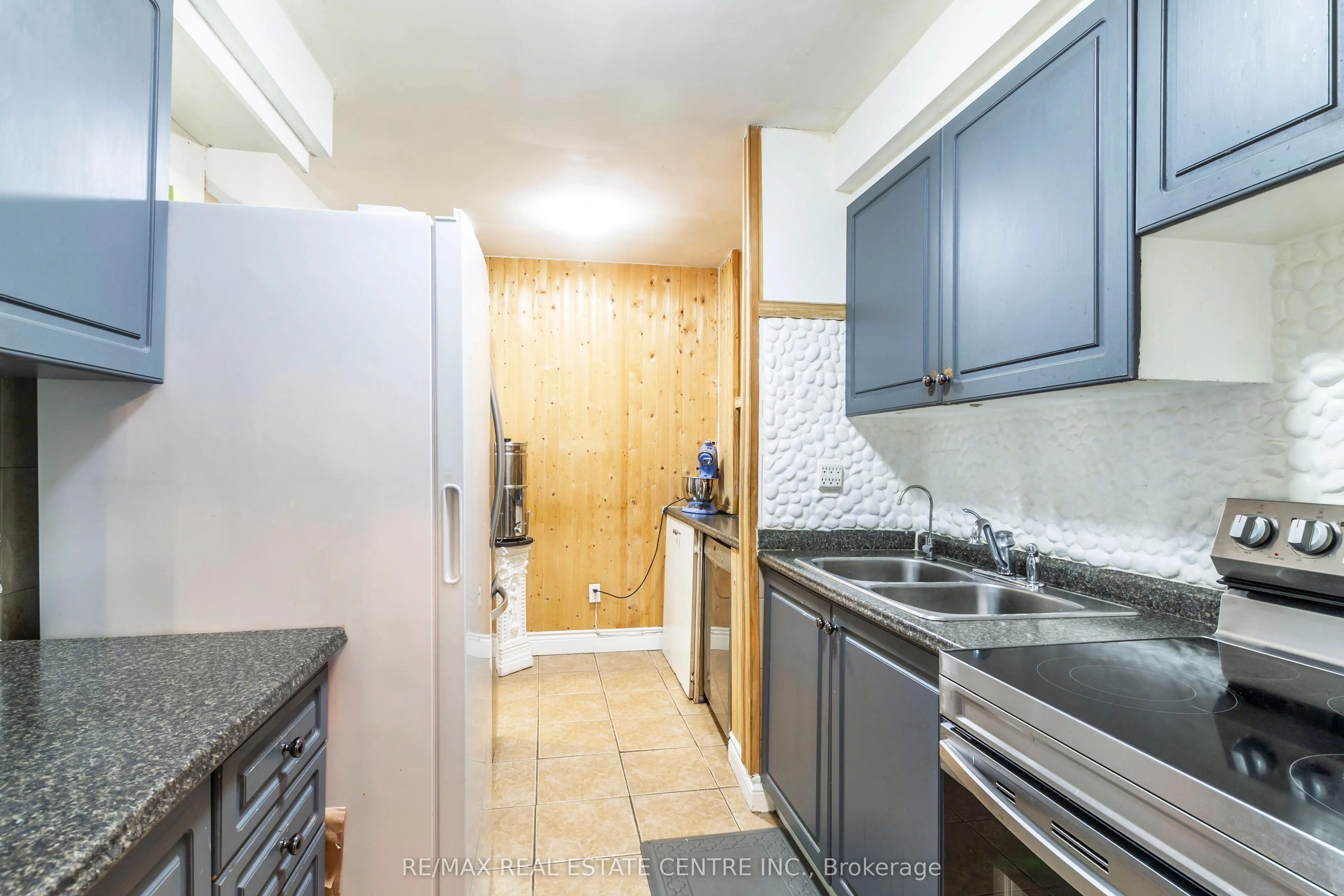 2095 Roche Court, #124