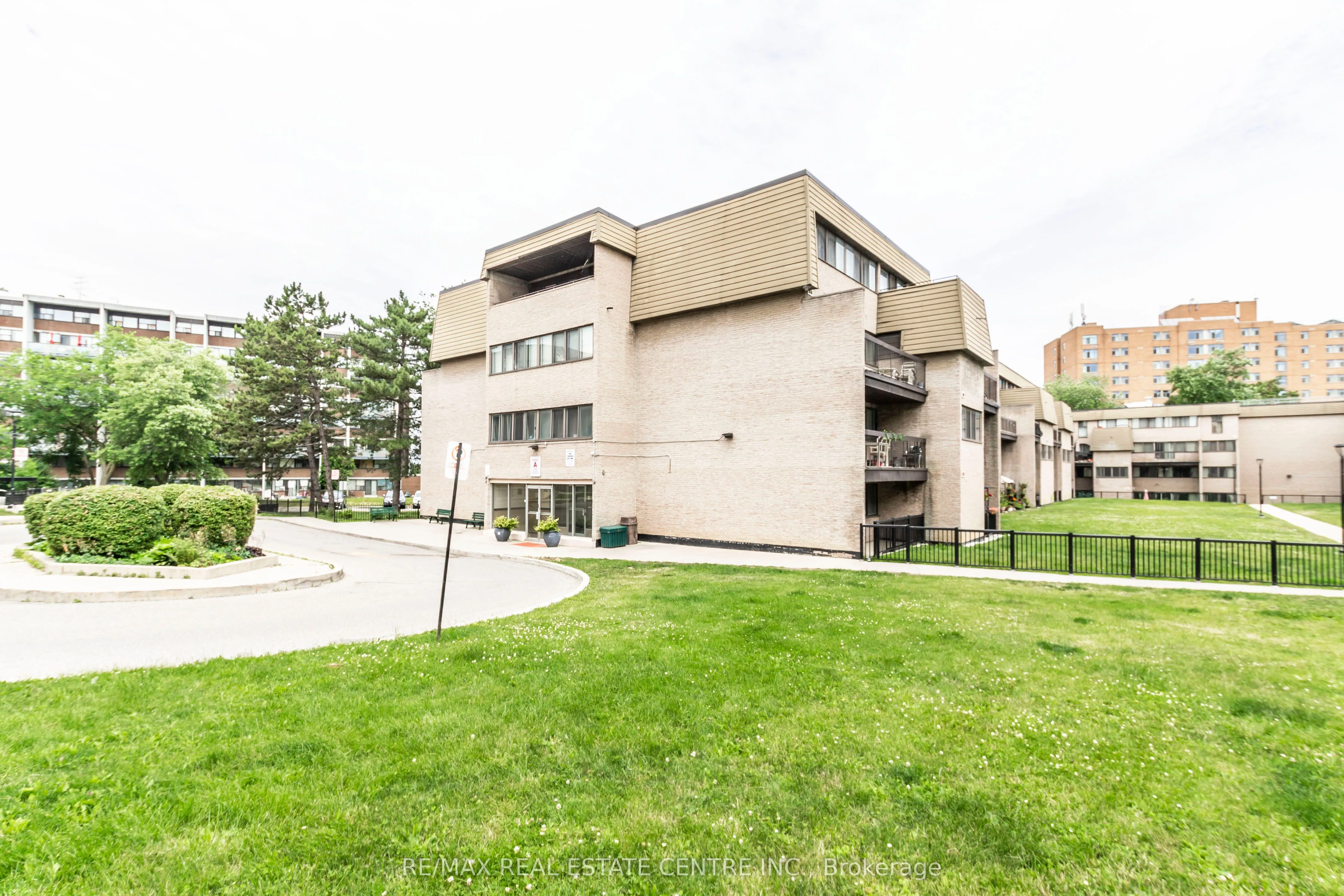 2095 Roche Court, #124