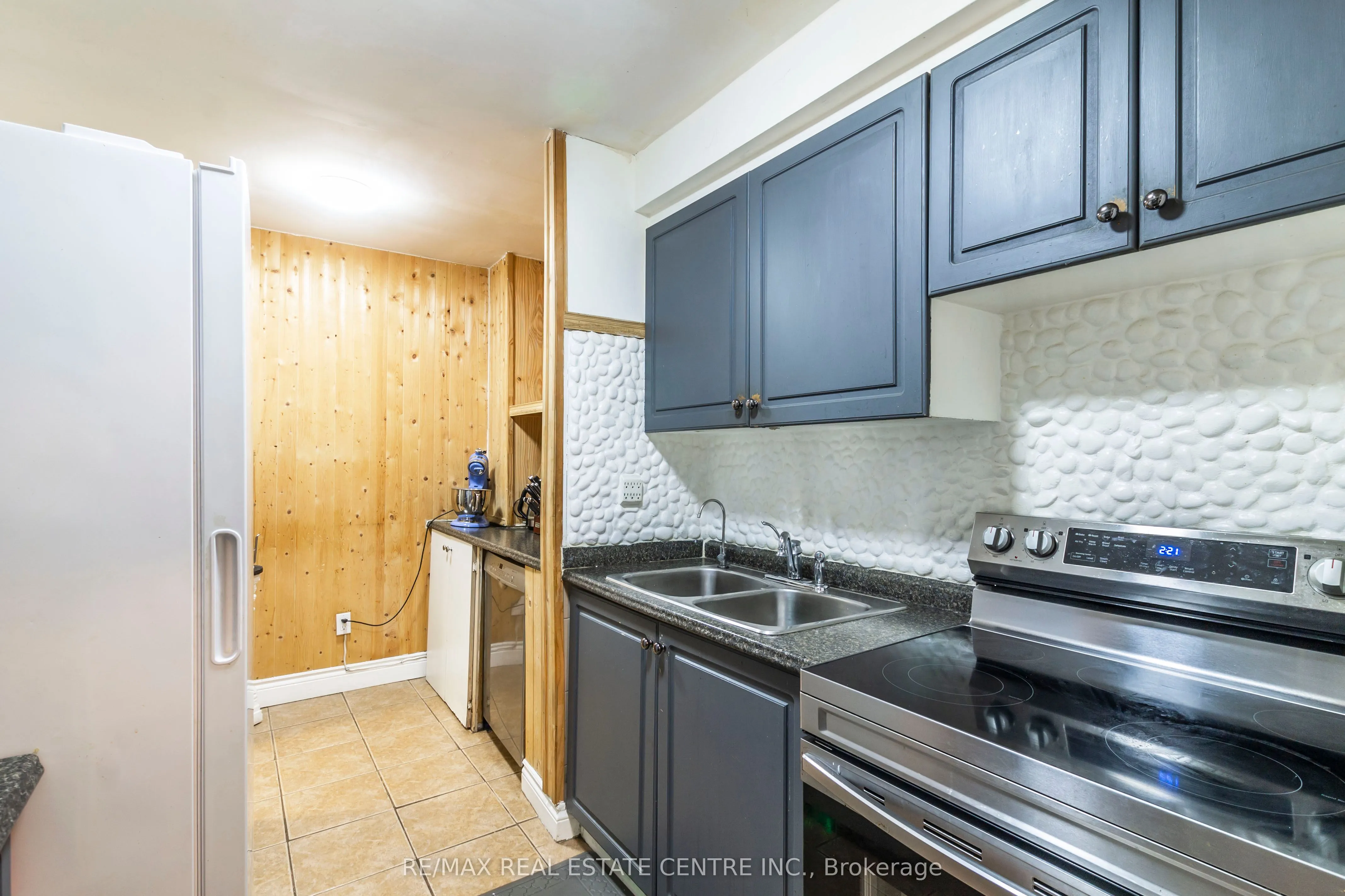2095 Roche Court, #124