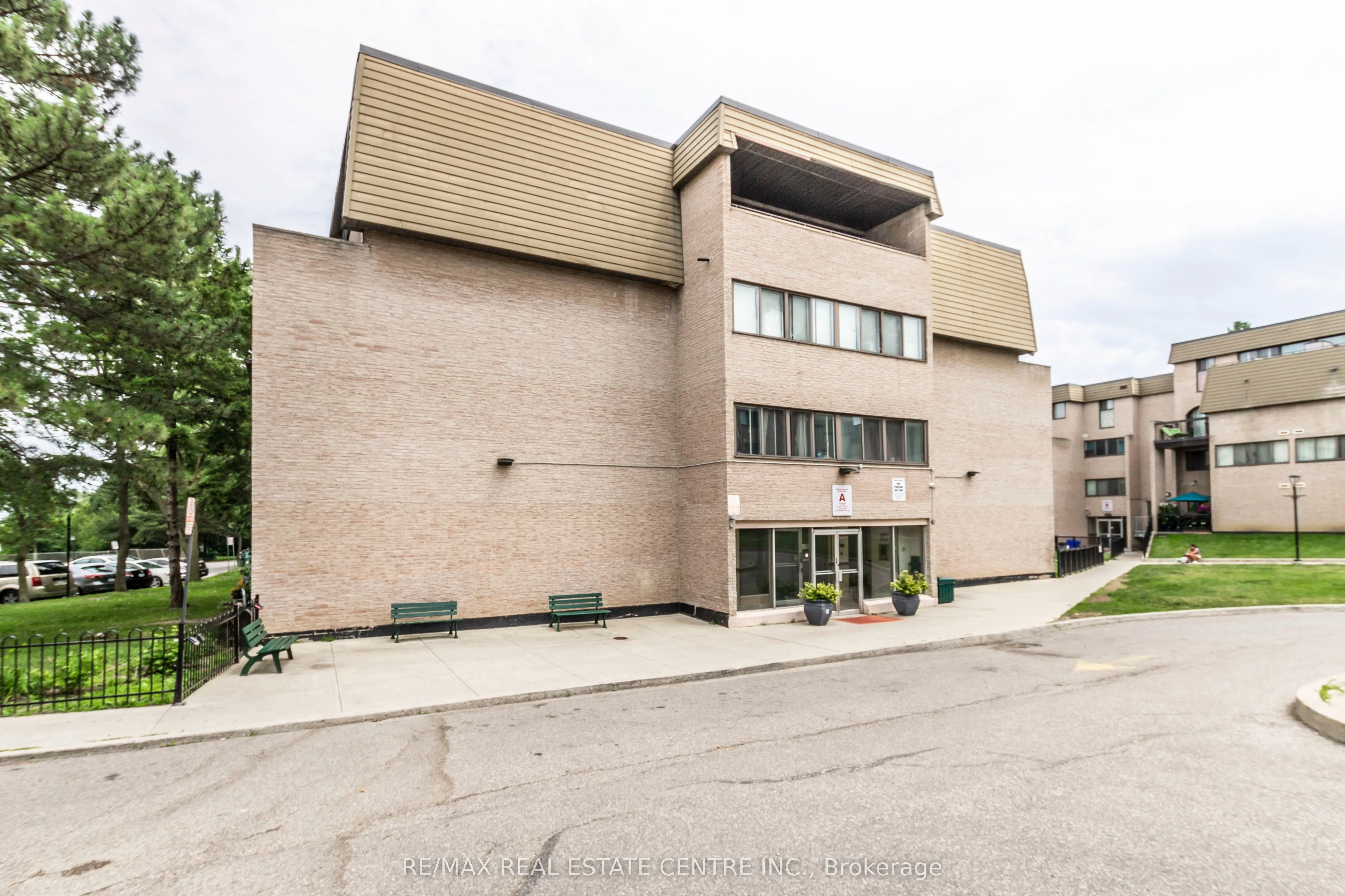 2095 Roche Court, #124