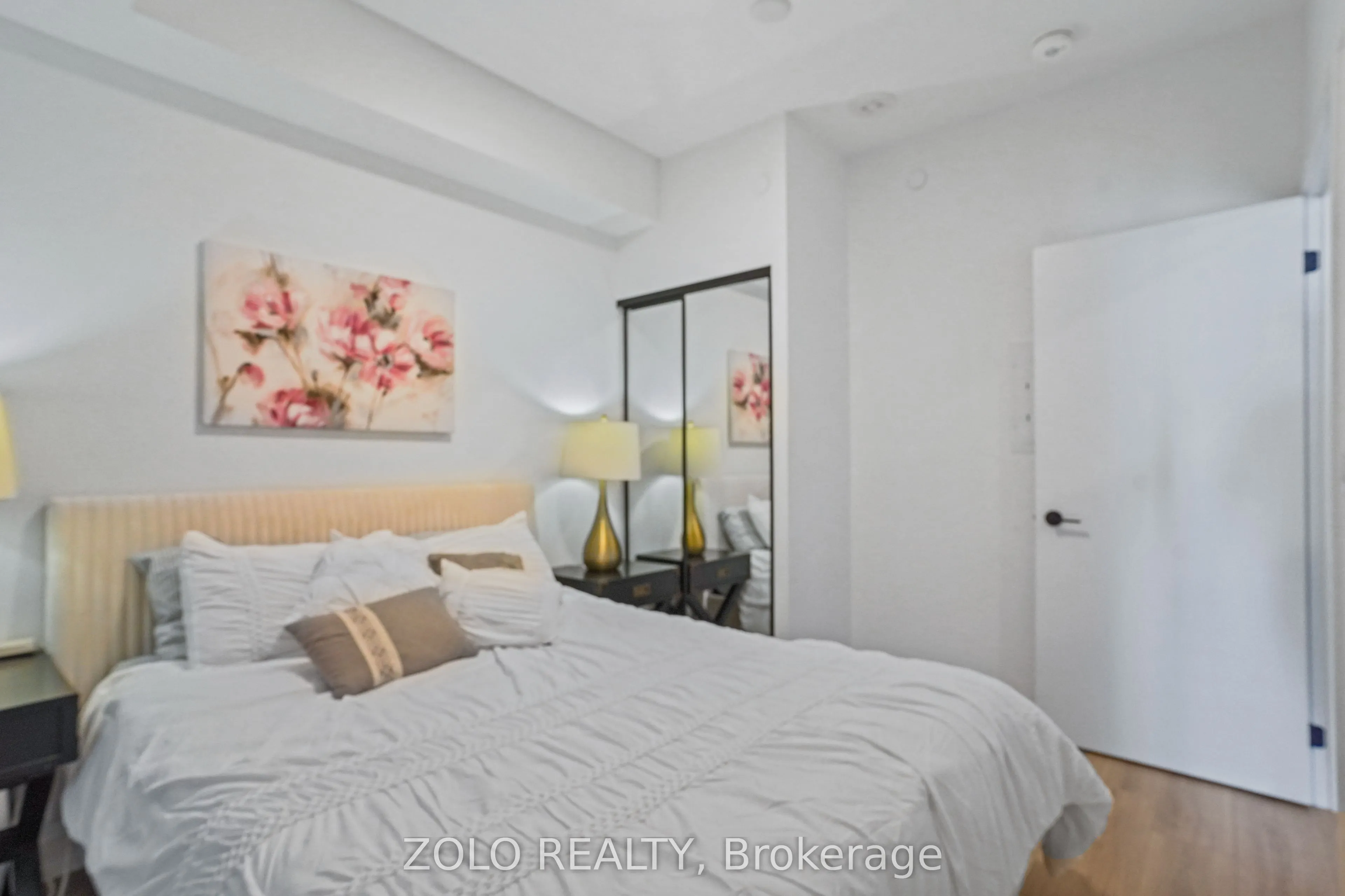 10 Lagerfeld Drive, #512