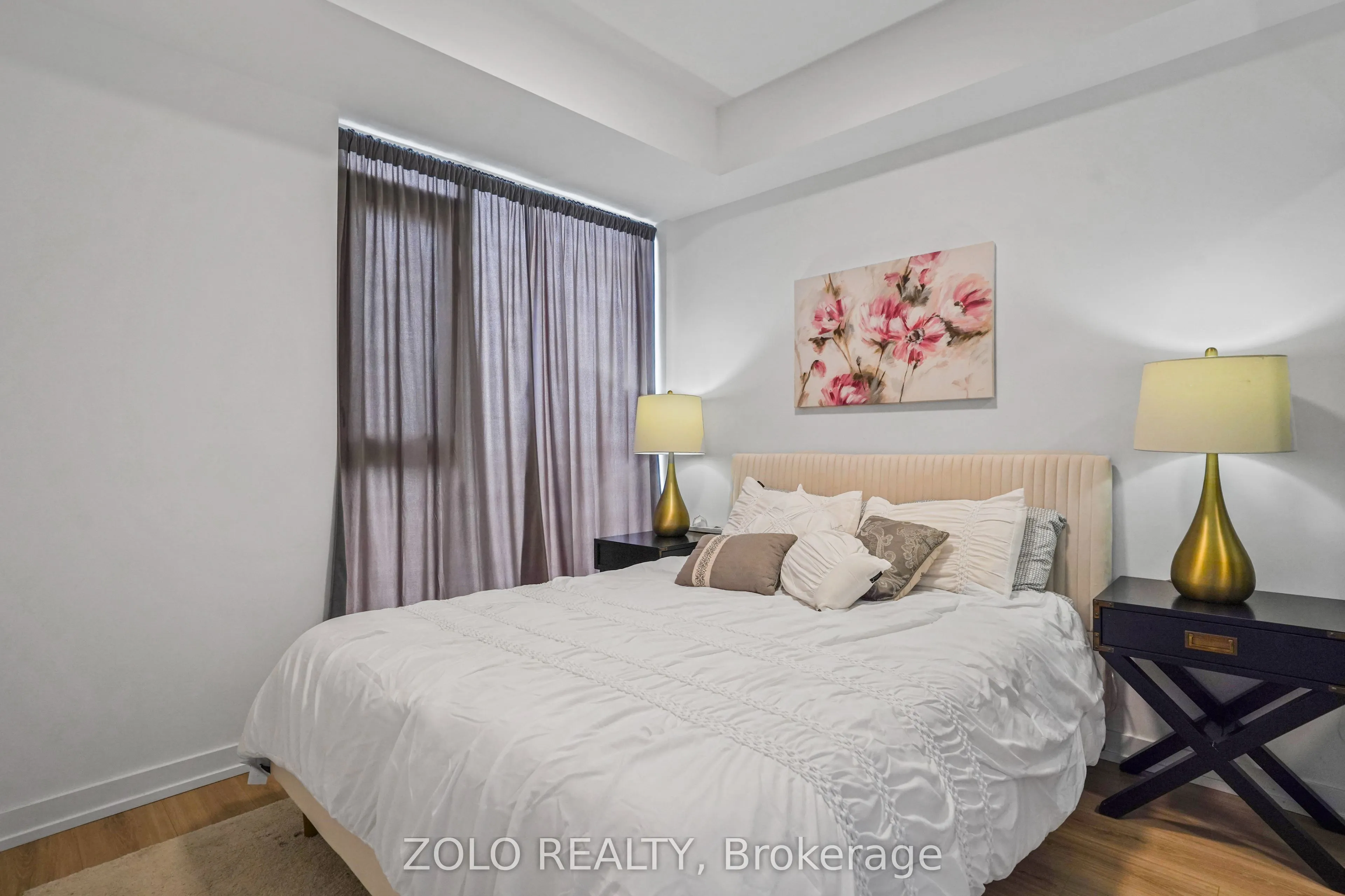 10 Lagerfeld Drive, #512